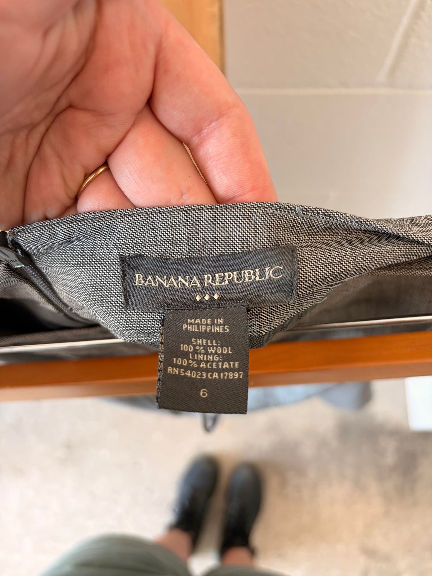 ‘05 Banana Republic Wool Skirt : 6