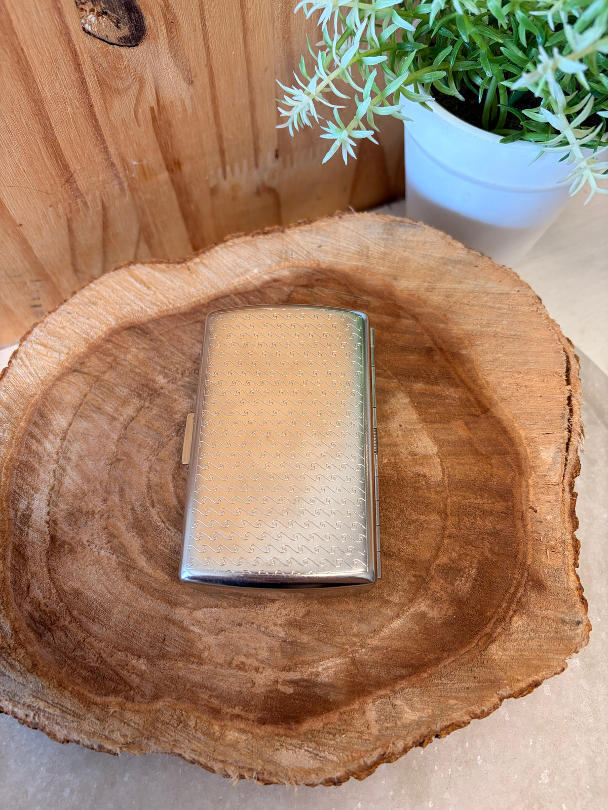 Metal Dolphin Engraved Card/Cigarette Holder
