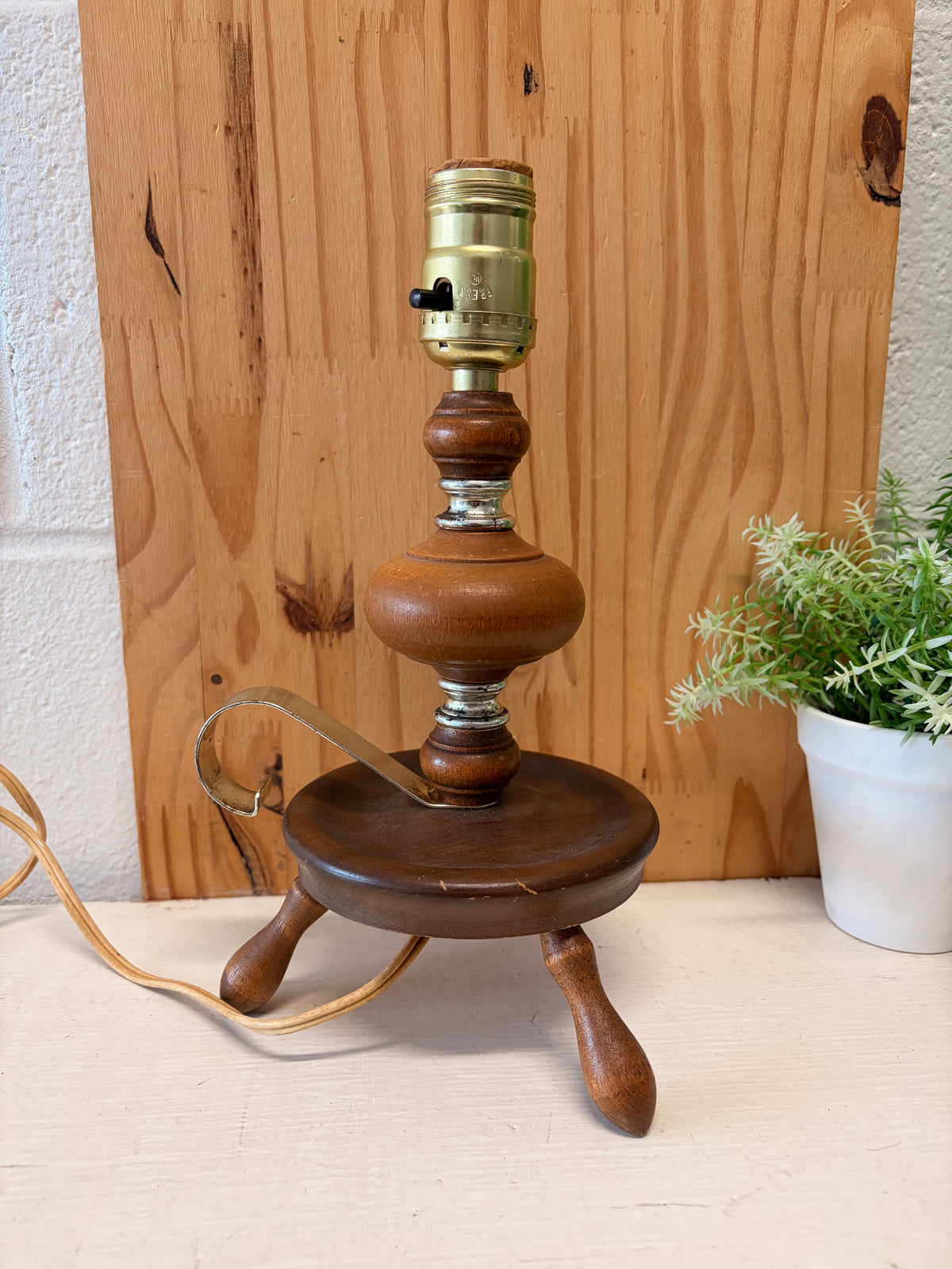 Vtg Wooden Tripod Table Lamp (Local Pick Up Only - Tested & Works!)