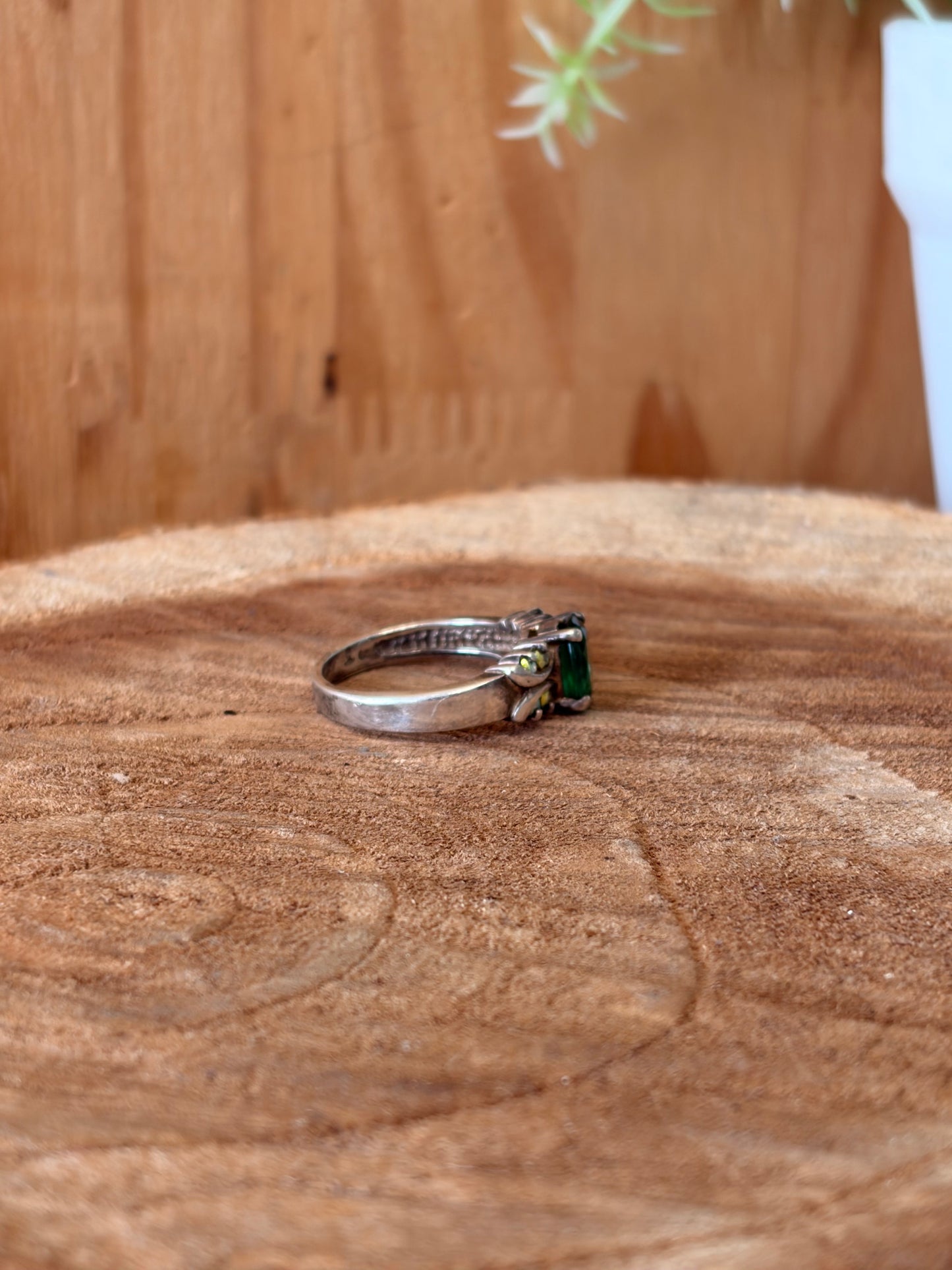 925 Green Oval Ring : Size 6.75