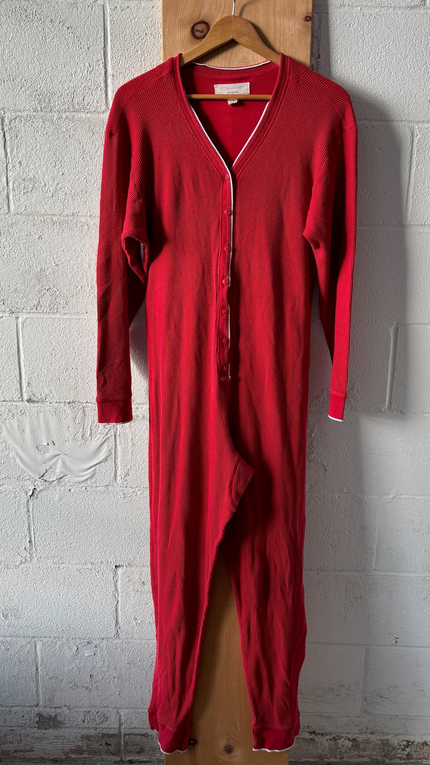 Victoria’s Secret Red Pajamas : L