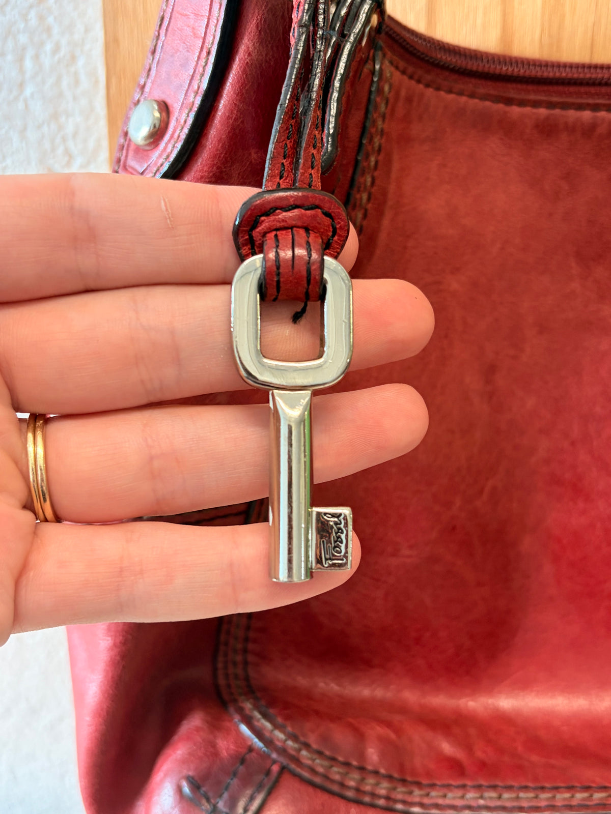 Red Fossil Shoulder Purse
