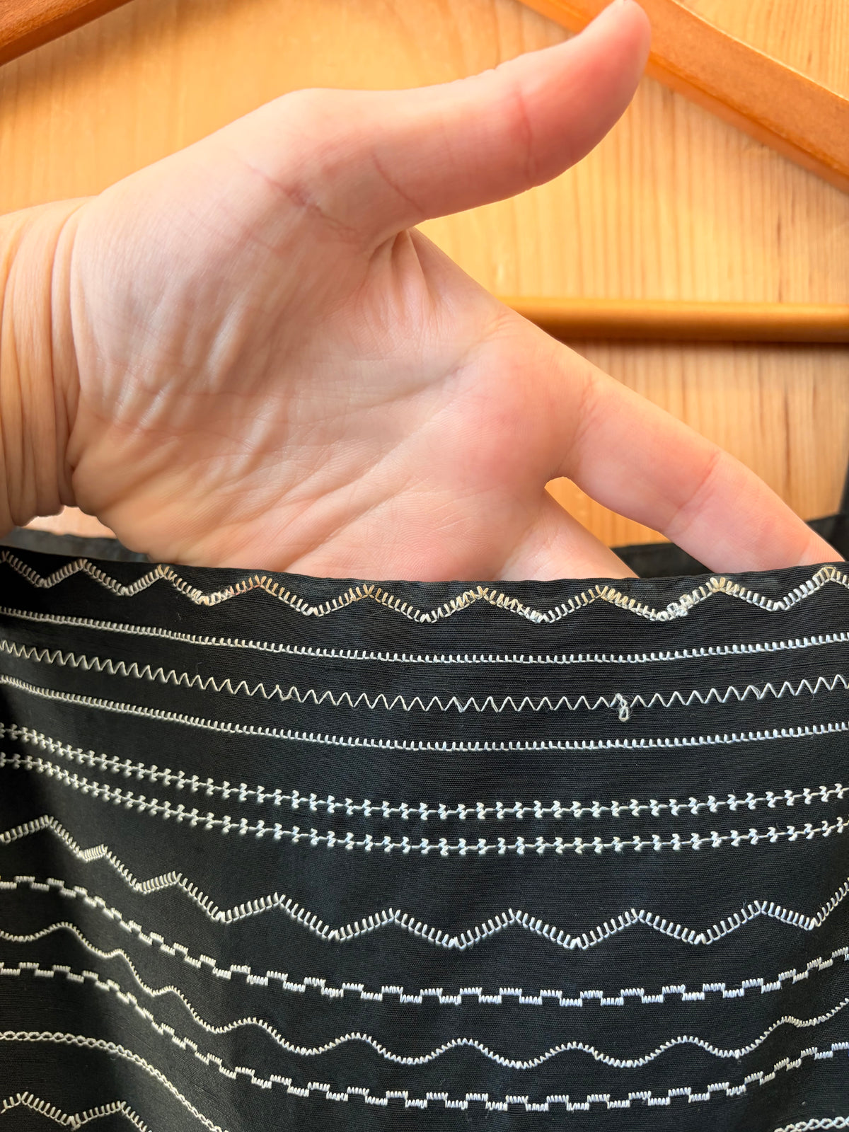 Vtg Black & White Patterned Silk Tank : 8