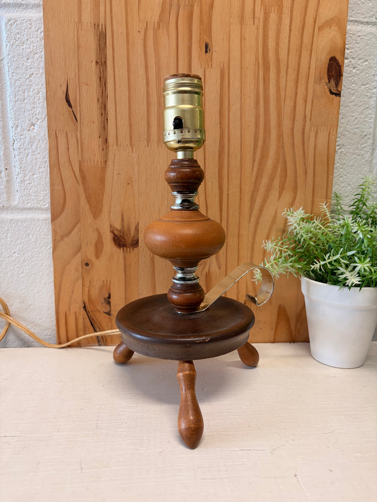 Vtg Wooden Tripod Table Lamp (Local Pick Up Only - Tested & Works!)