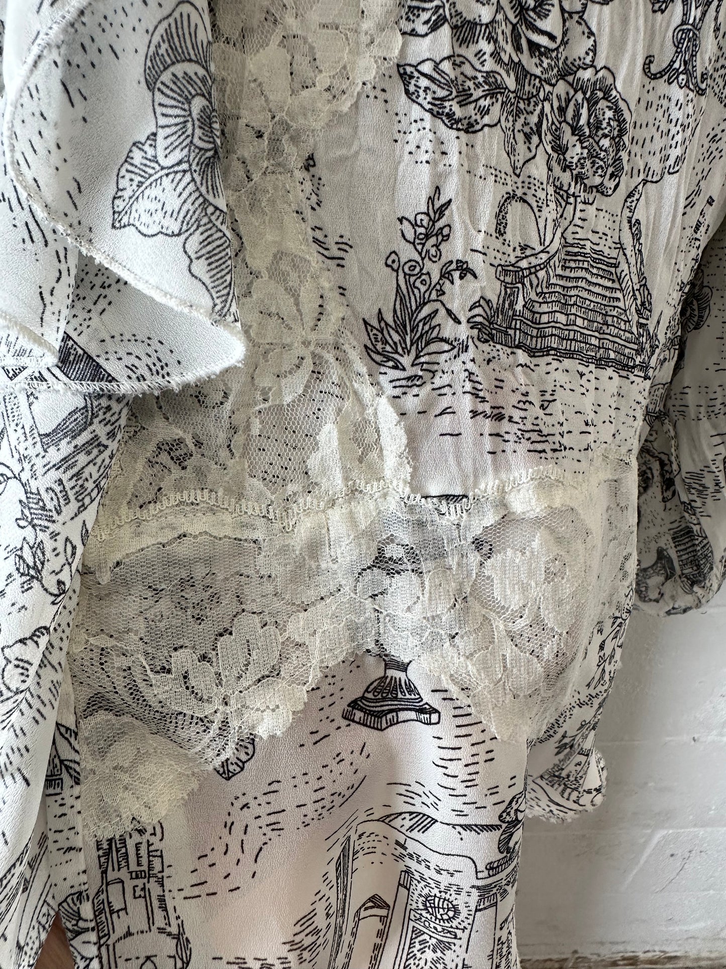 Vtg Ruffle Detailed Top : L