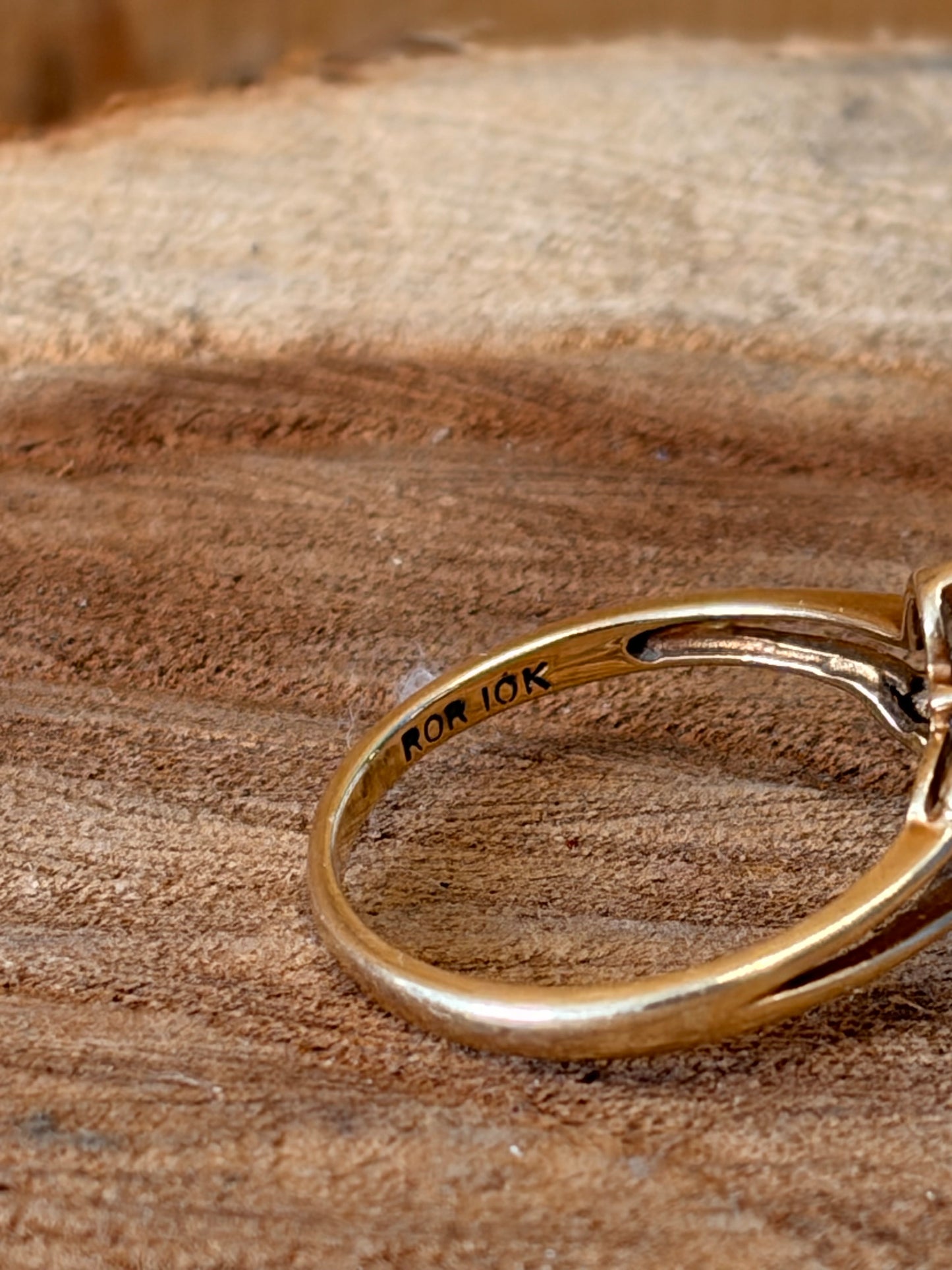 Vtg 10K Gold Ring : Size 6.75