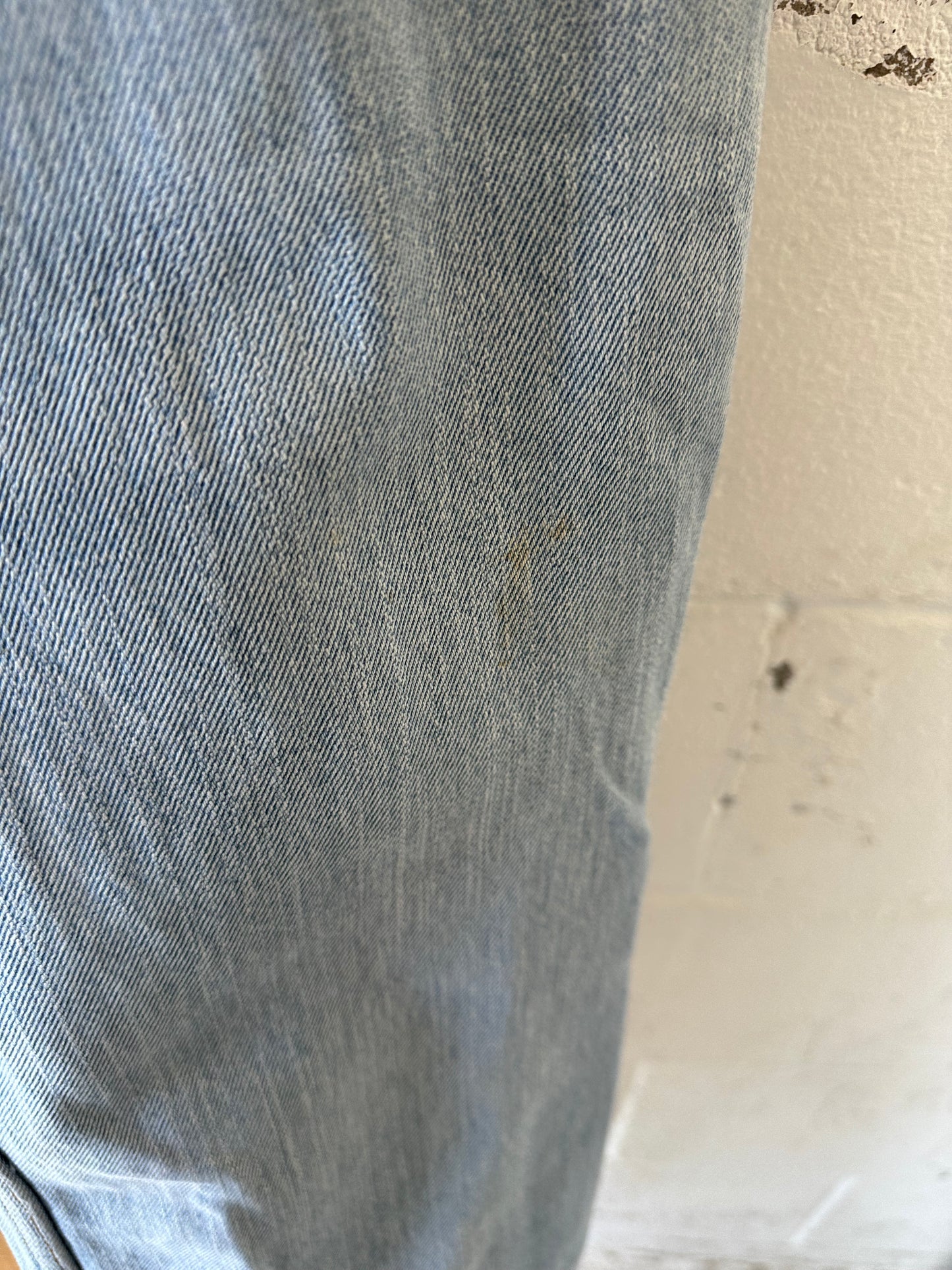 Light Wash Levi’s : 34” W