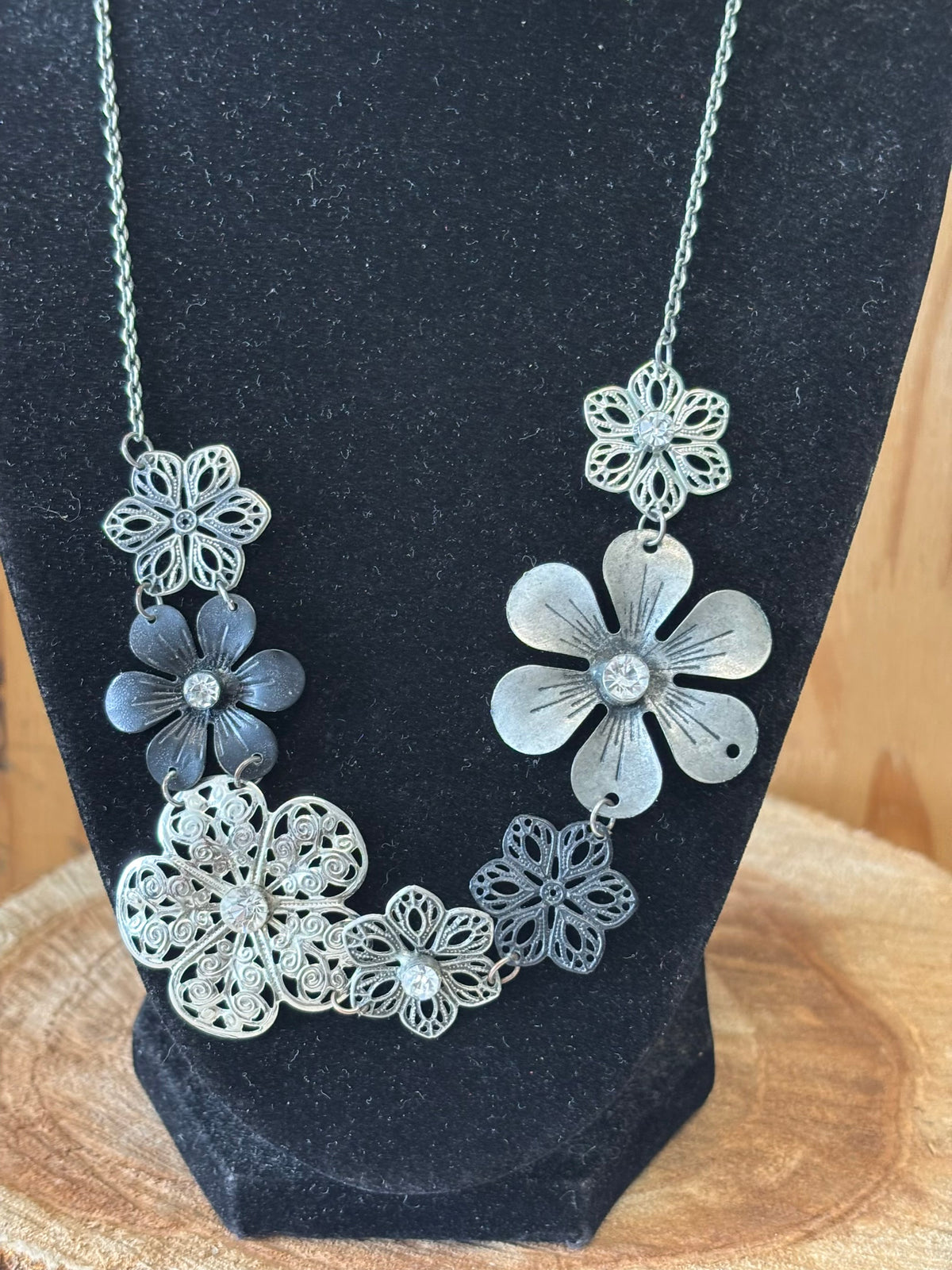 Silver Tone Flower Necklace