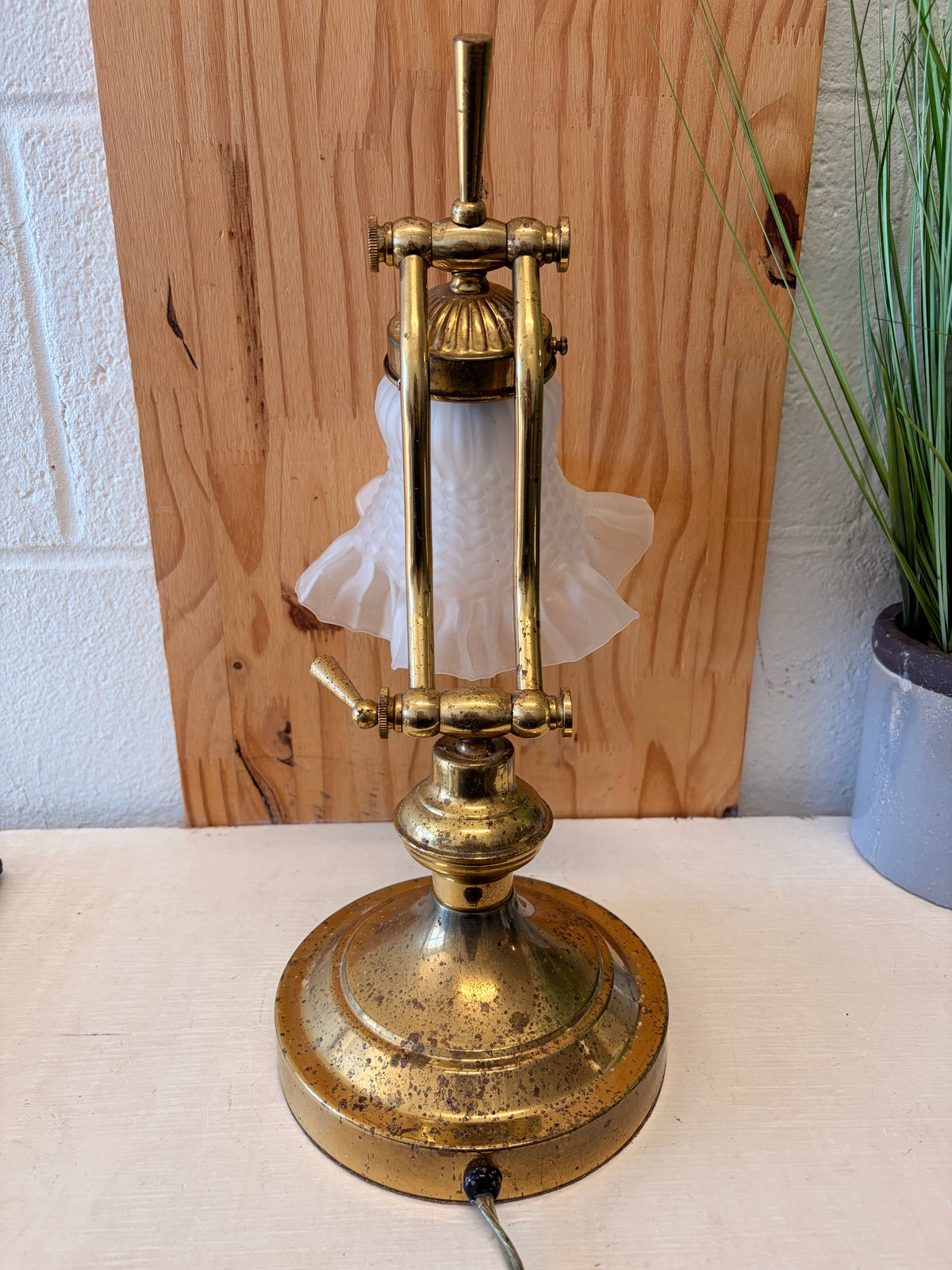 Vtg Adjustable Tulip Shaded Desk Lamp (Local Pick Up Only - Tested)