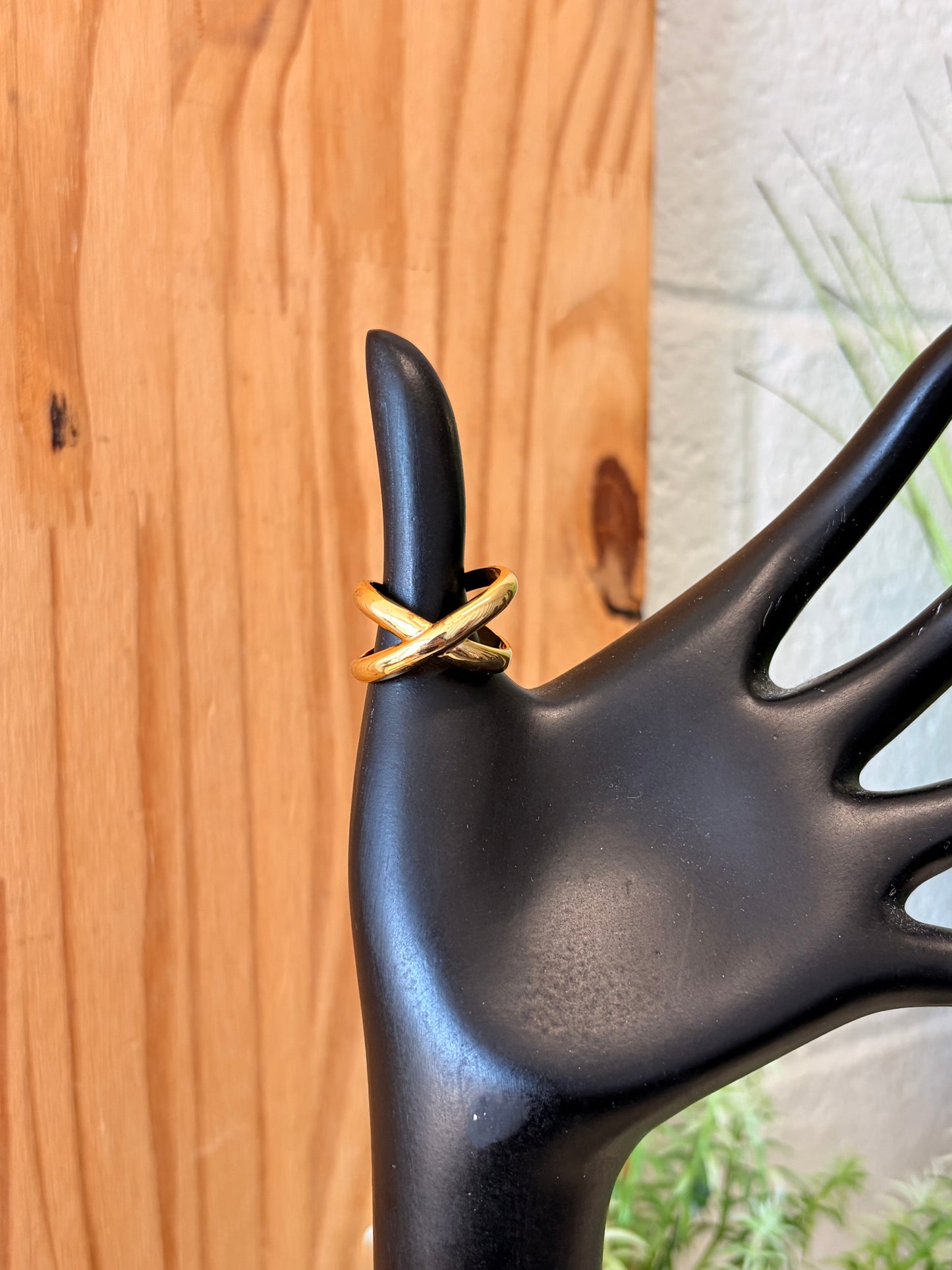 925 Gold Tone Criss Cross Ring : Size 6.5