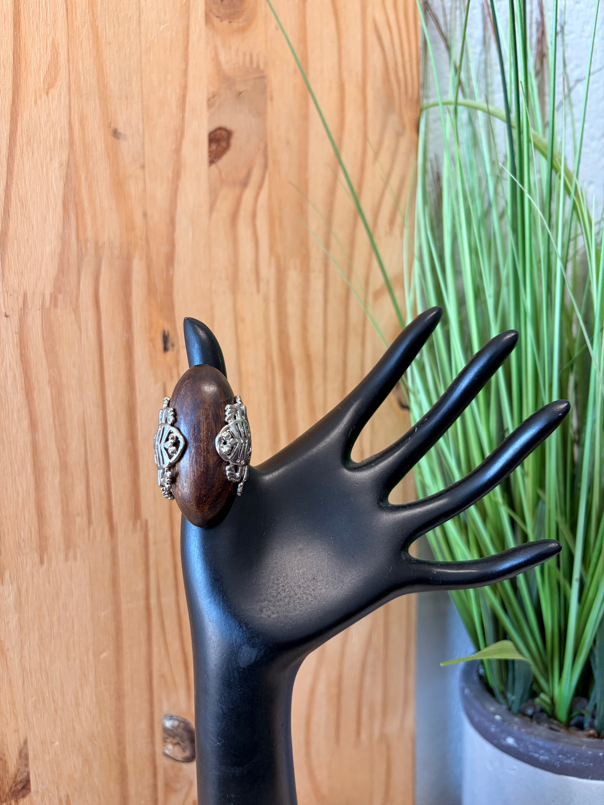 Frog Detailed Wooden Statement Ring : Elastic Band