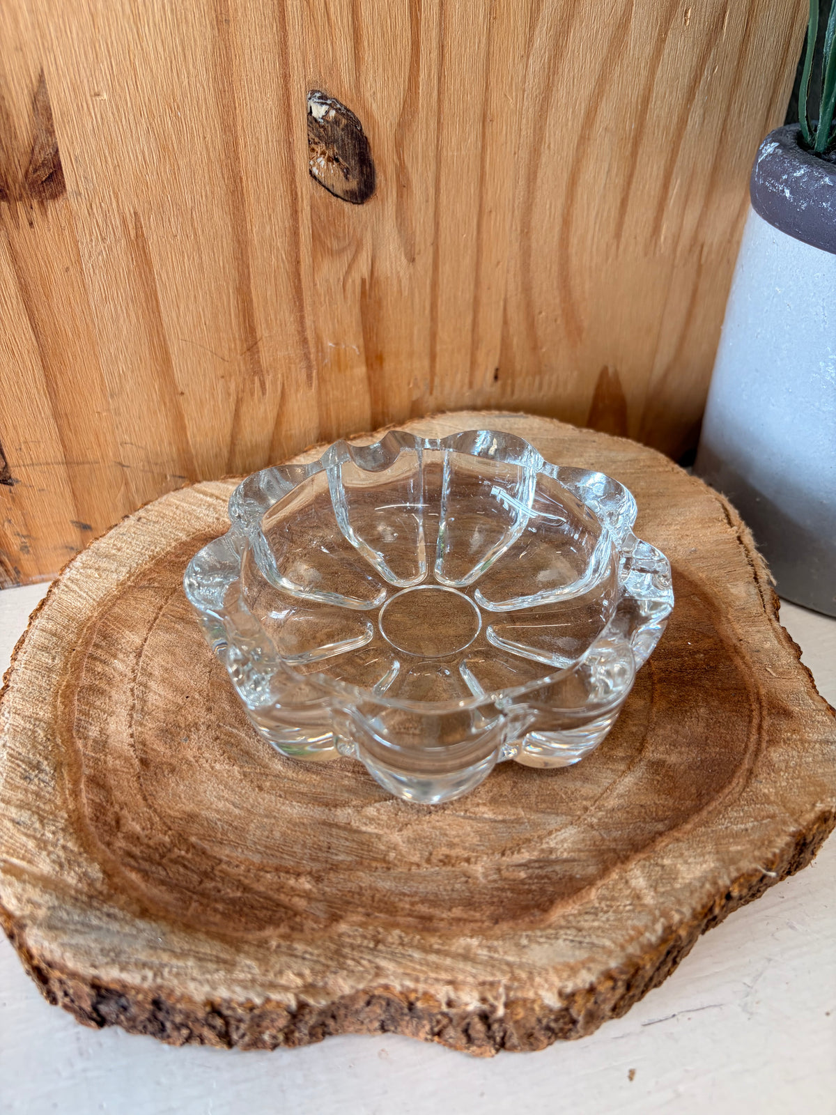 Glass Flower Ash Tray (Local Pick Up Only)