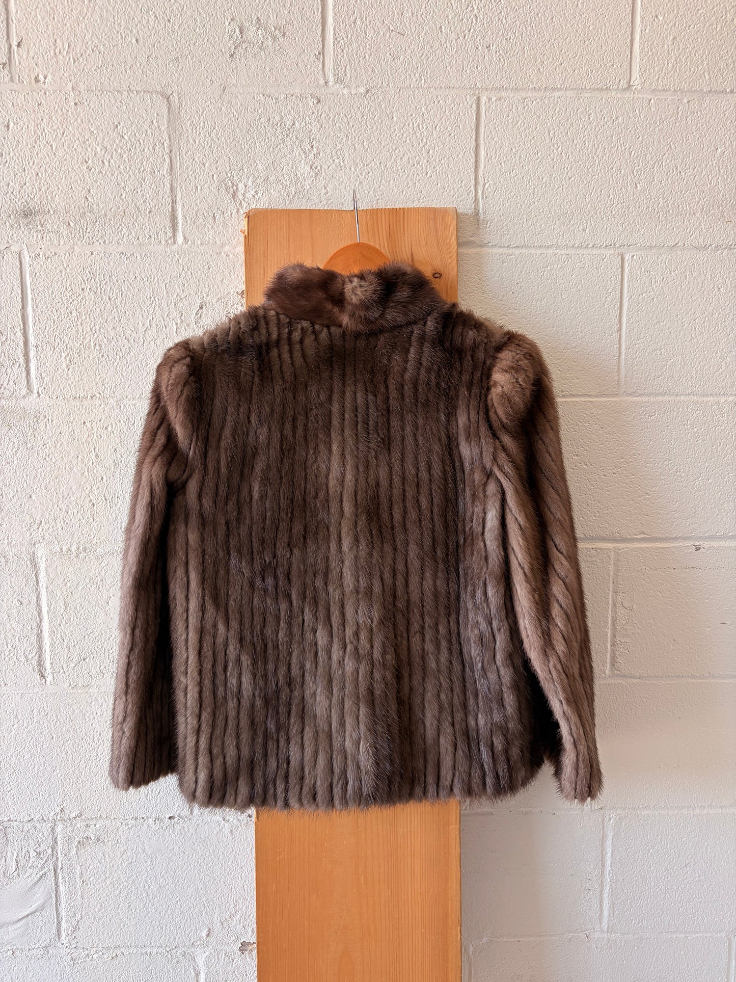 Vtg Willmann’s Furriers Jacket : M/L (Local Pick Up Only)