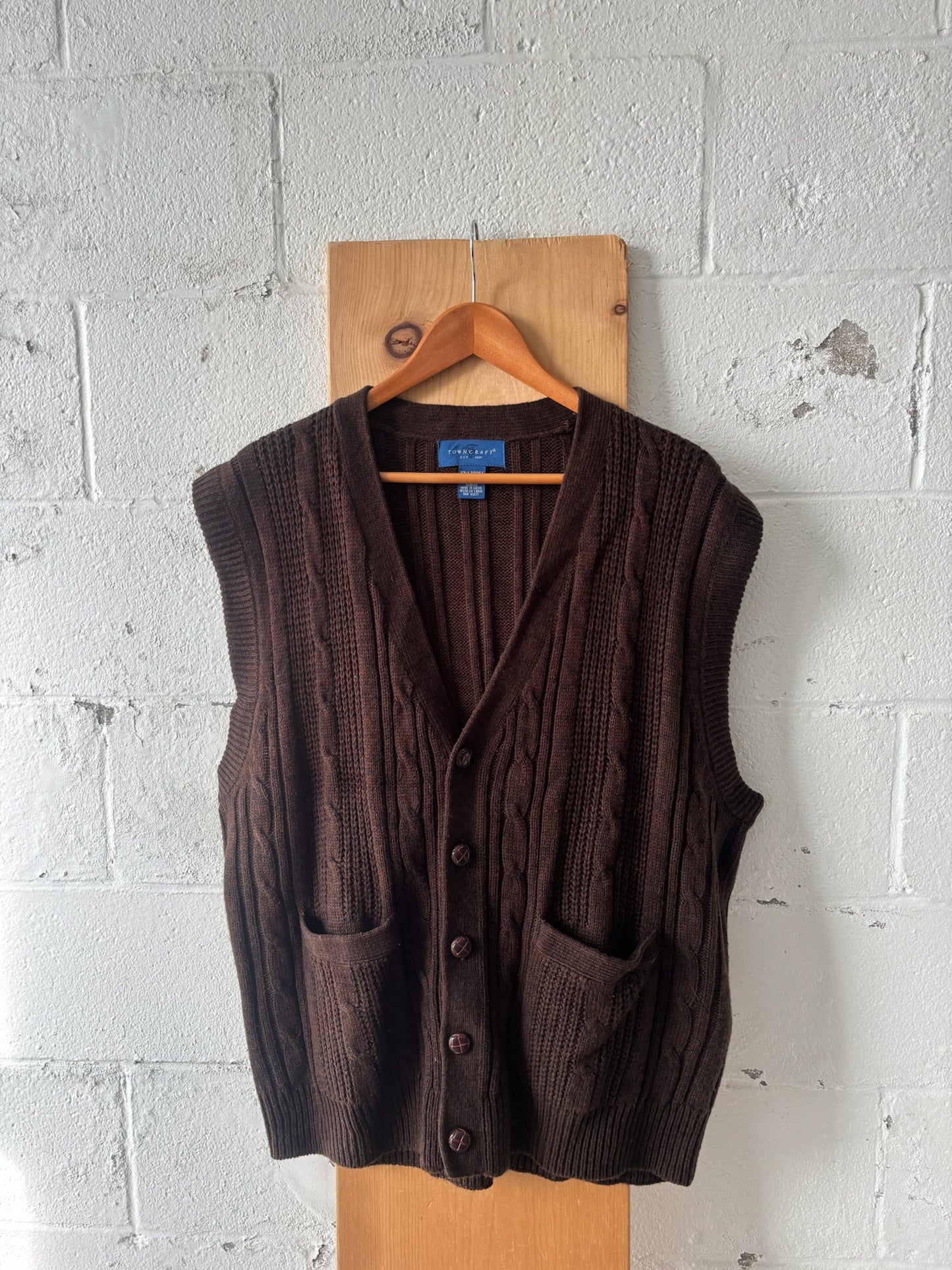 Brown Sweater Vest : XXL