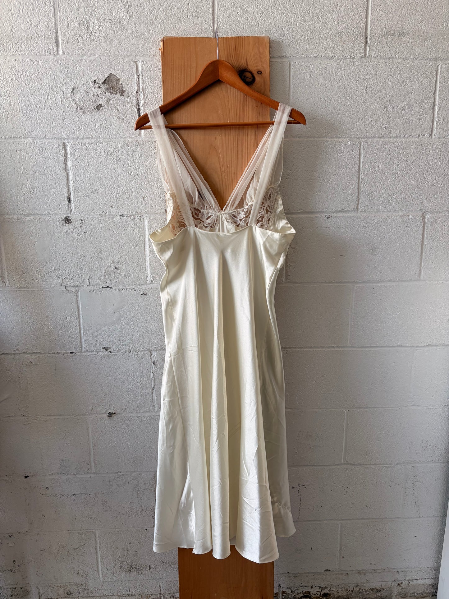 Vtg Circa 2000 Ivory Slip Dress : L