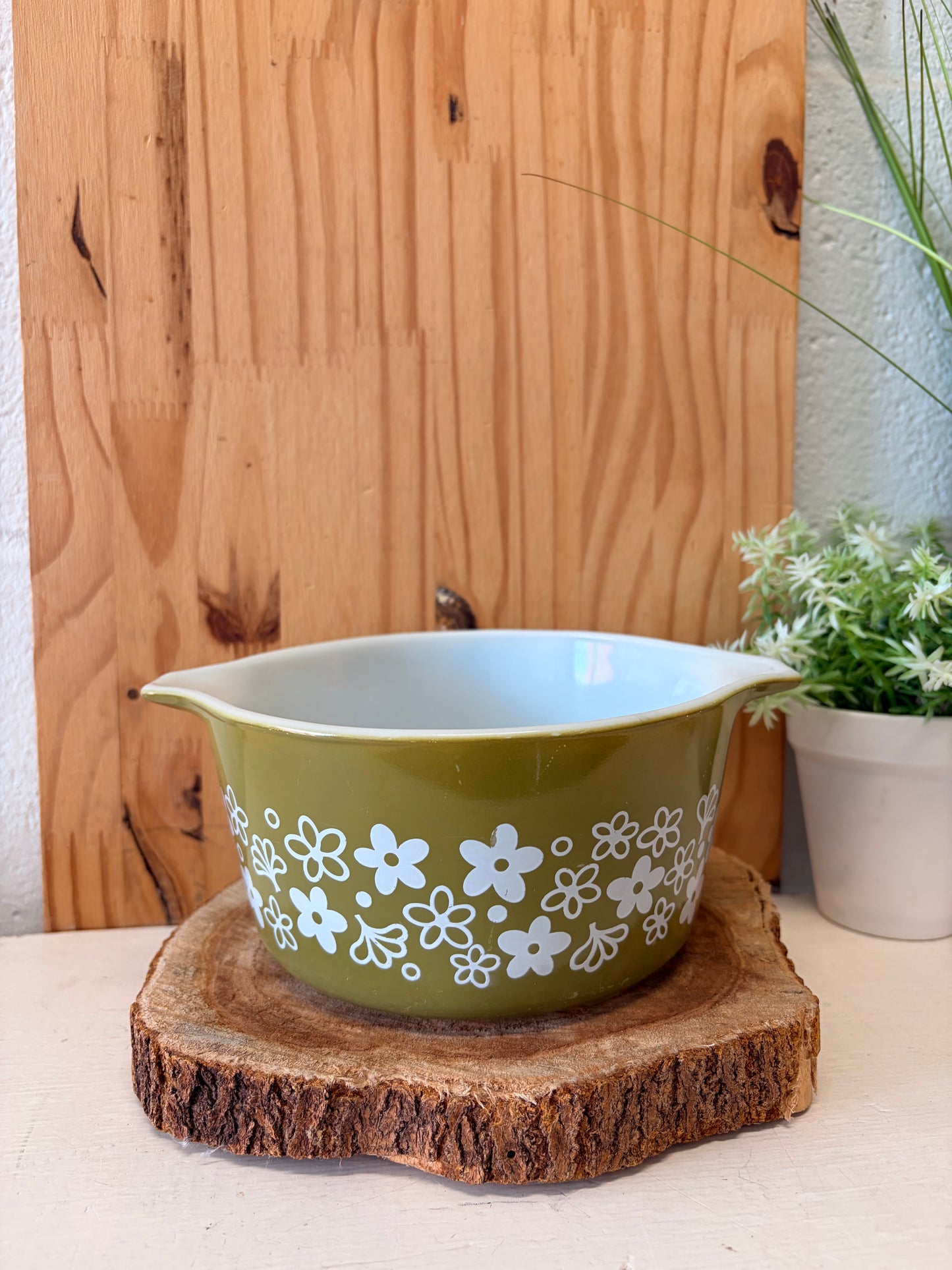 Cry Pyrex Crazy Daisy Dish (Local Pick Up Only - As Is)