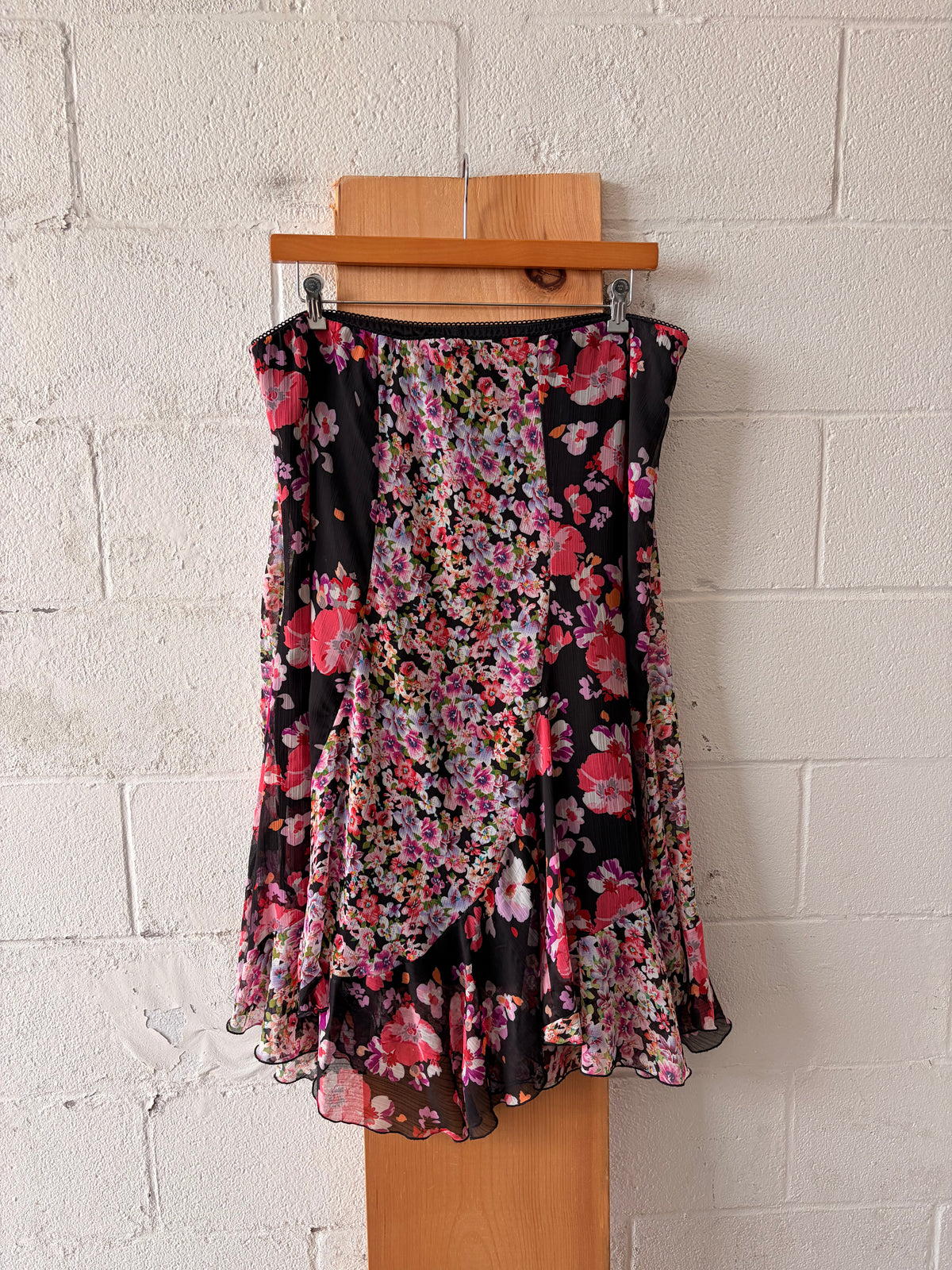 Floral Patterned Midi Skirt : 40”W