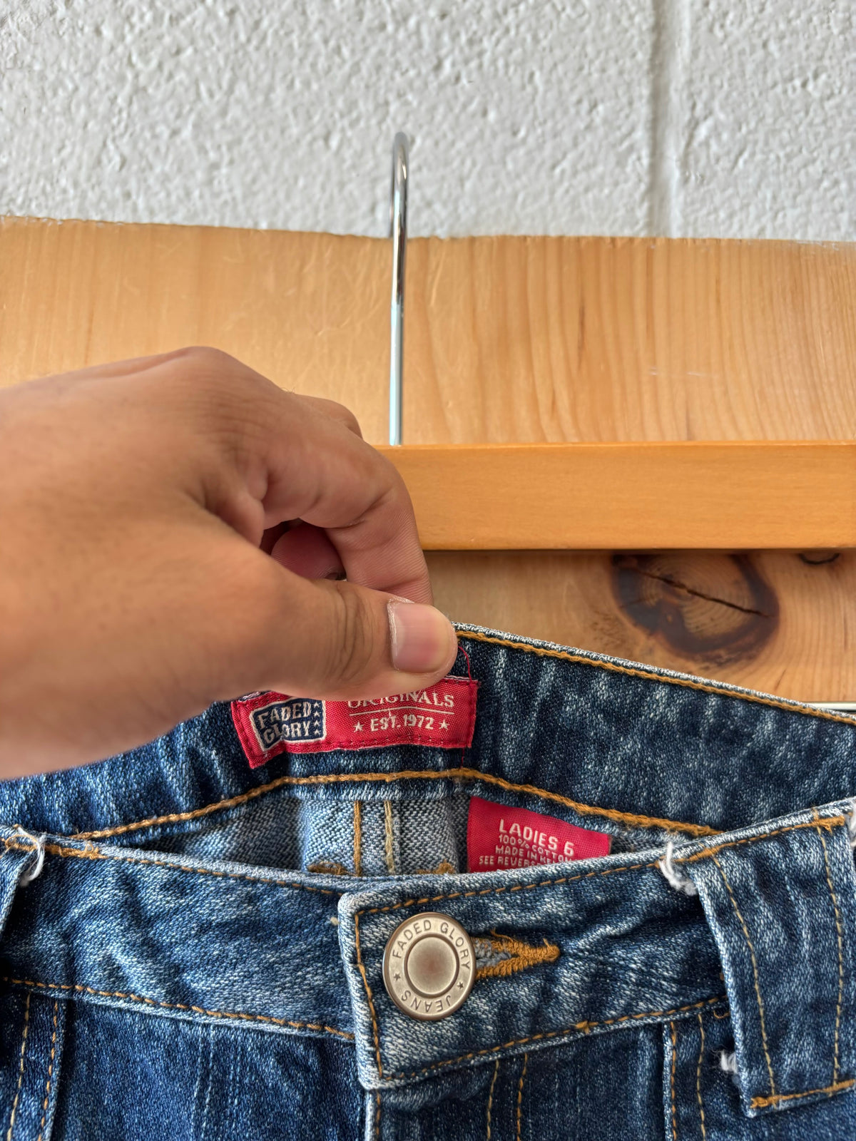Dark Wash Denim Capris : 6