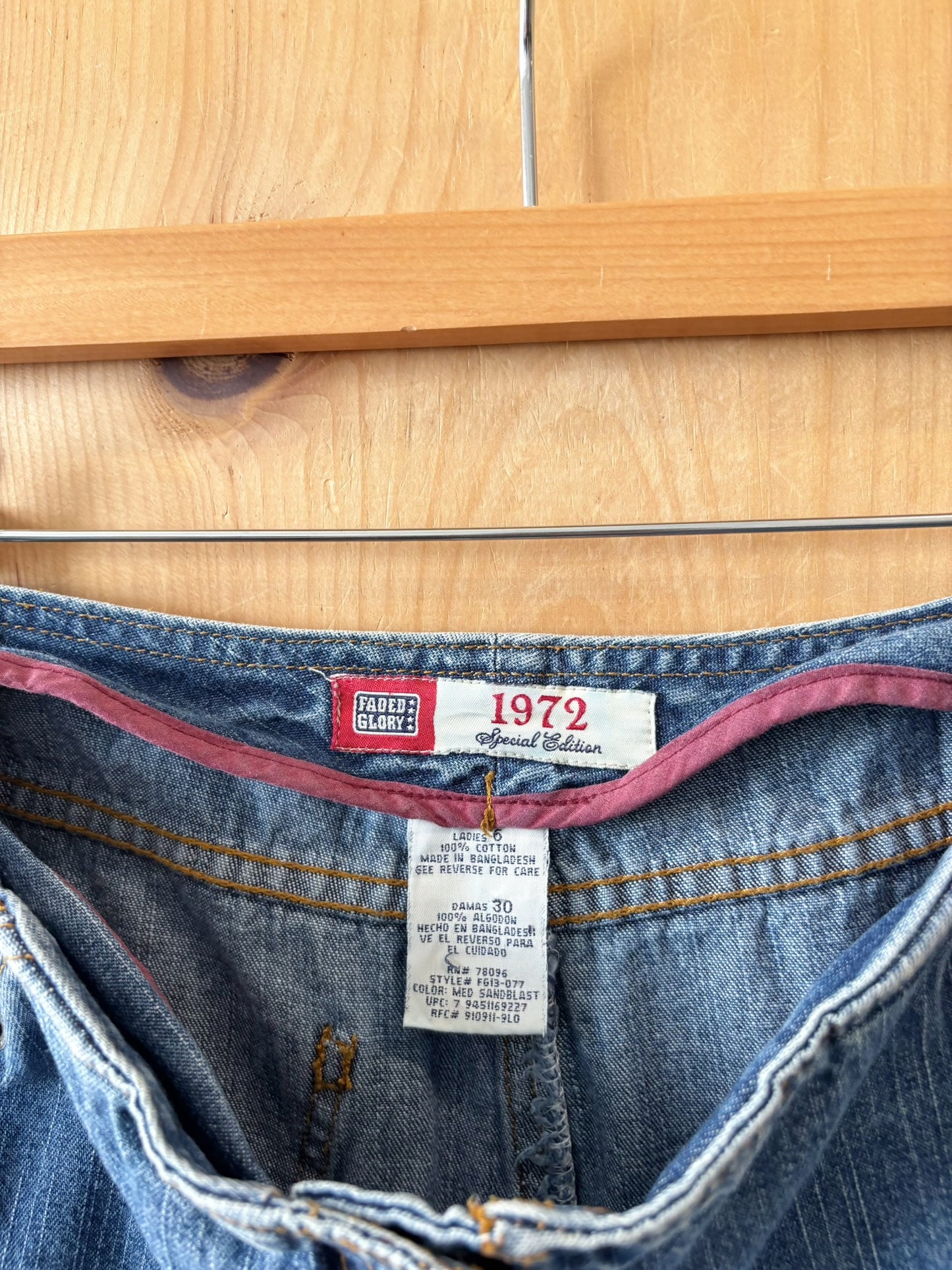 Y2K Denim Skirt : 28” W