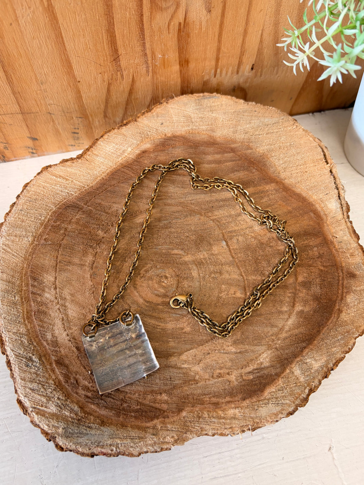 Two Tone Metal Pendant Necklace
