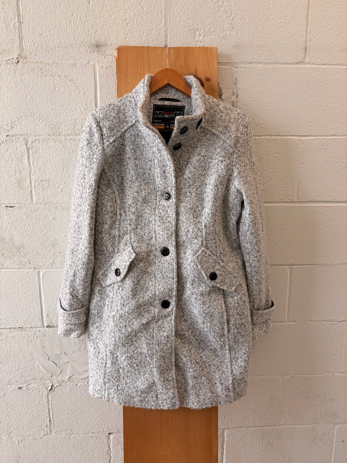 Below Zero Textured Gray Coat : M