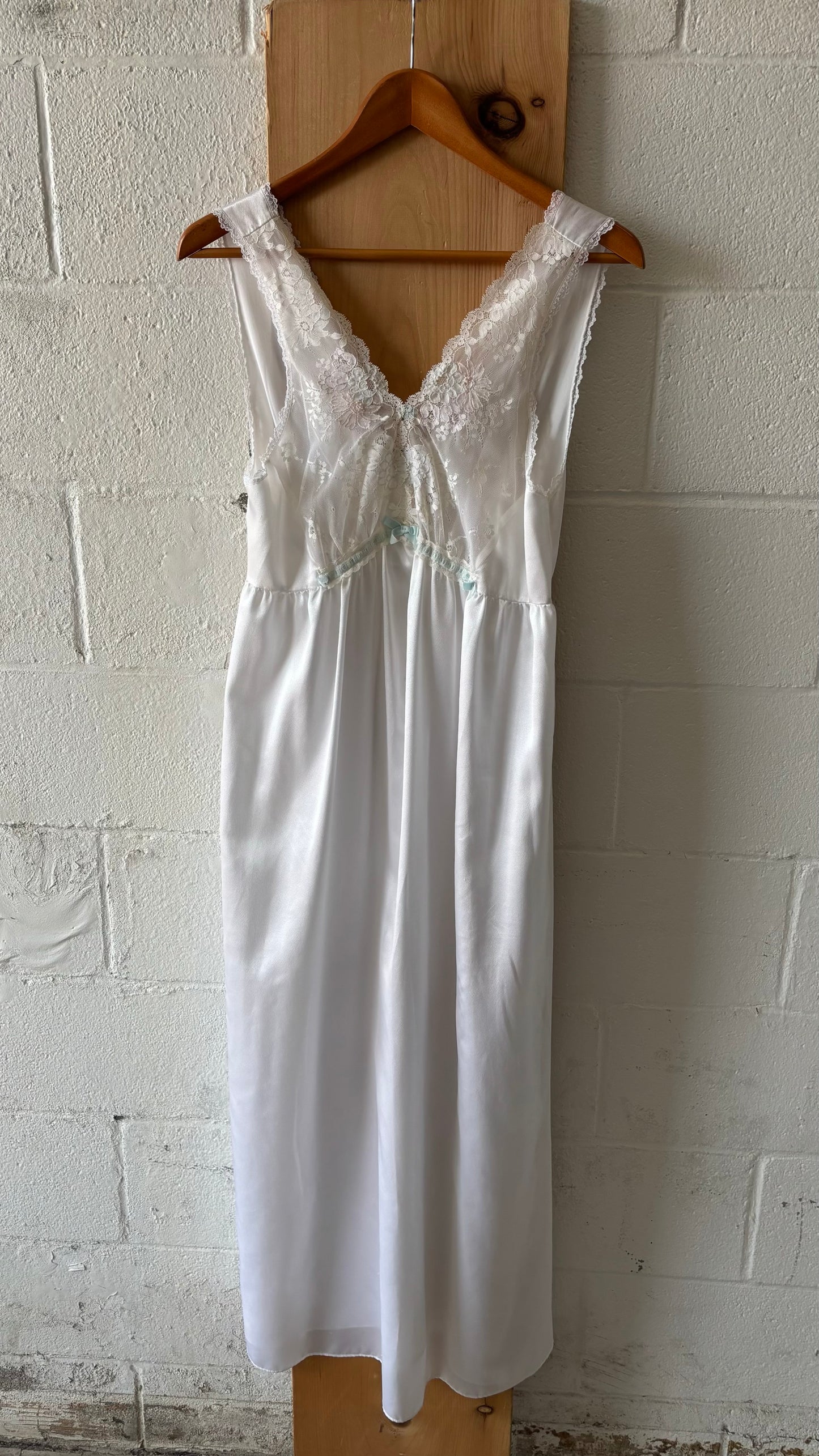 Vtg White Nightgown : S