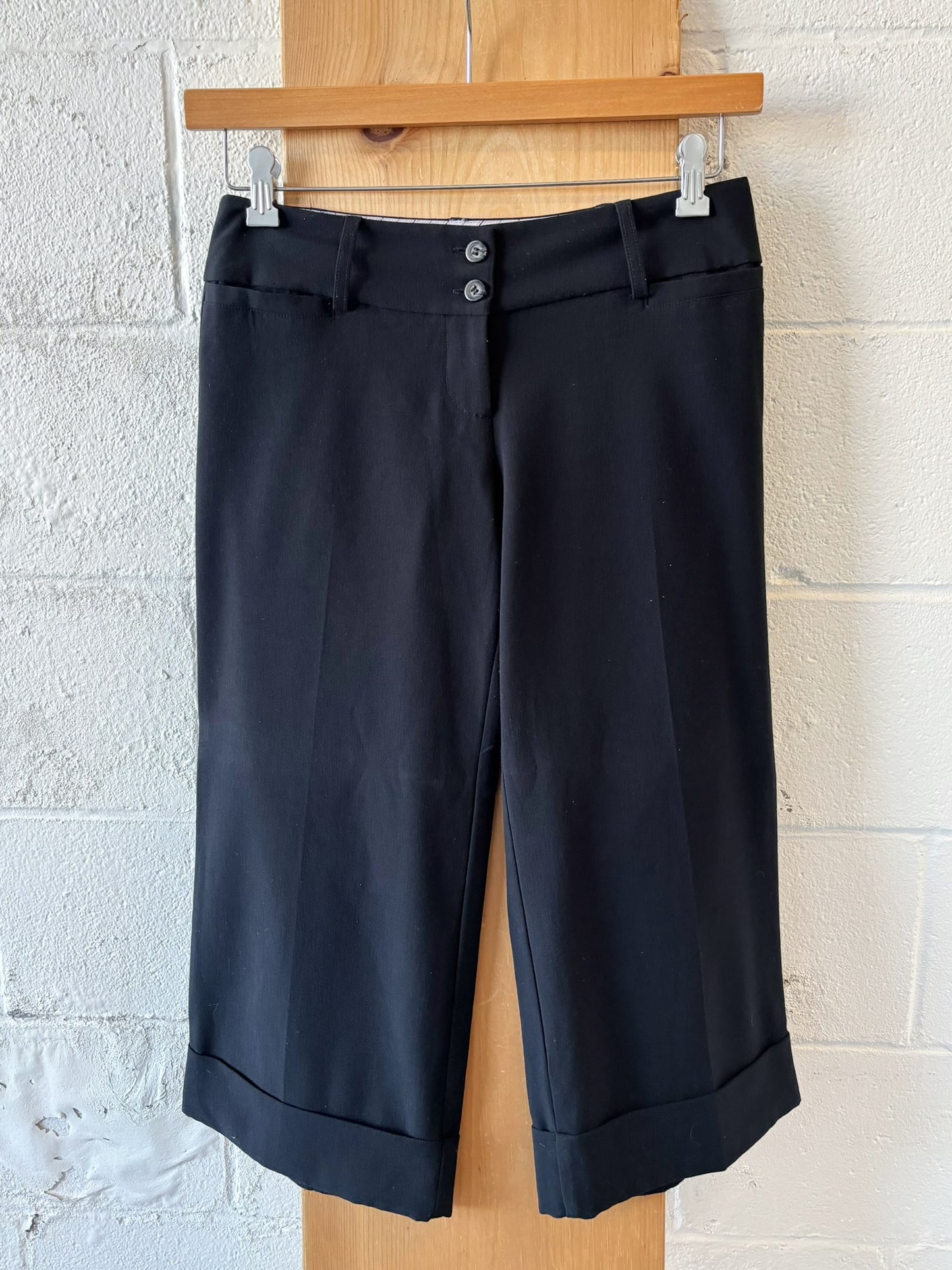 Black Capri Trousers : 7