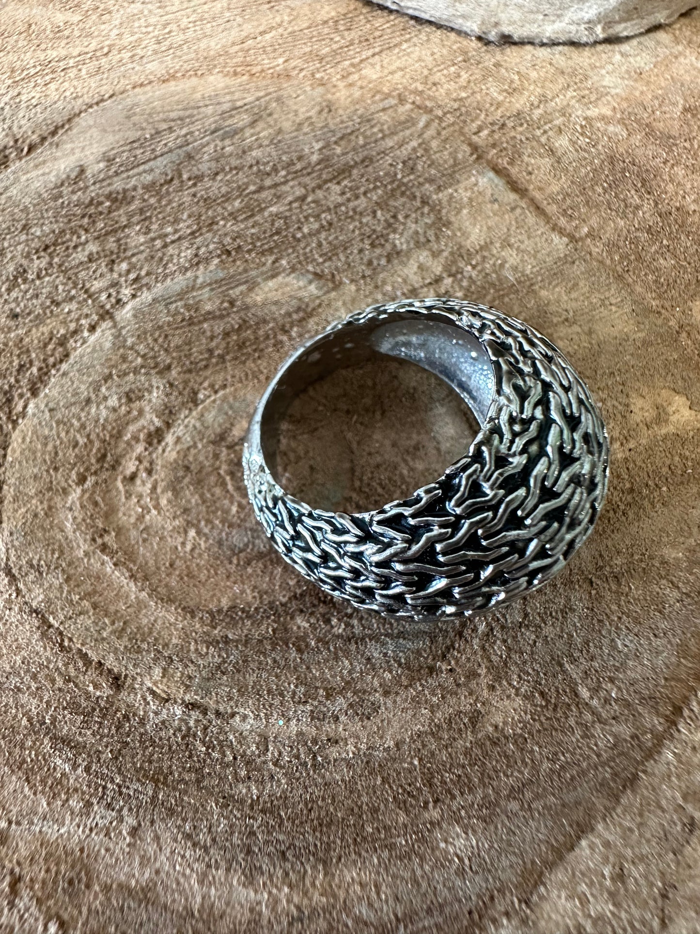 Chunky Textured Ring : 6