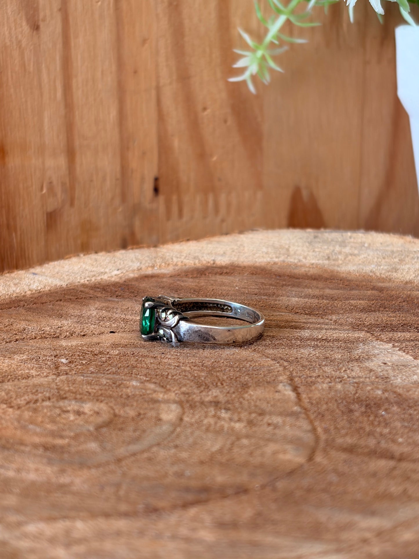 925 Green Oval Ring : Size 6.75