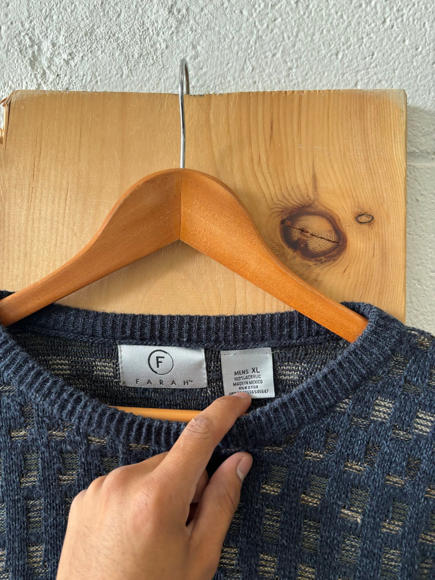 Vtg Patterned Sweater : XL