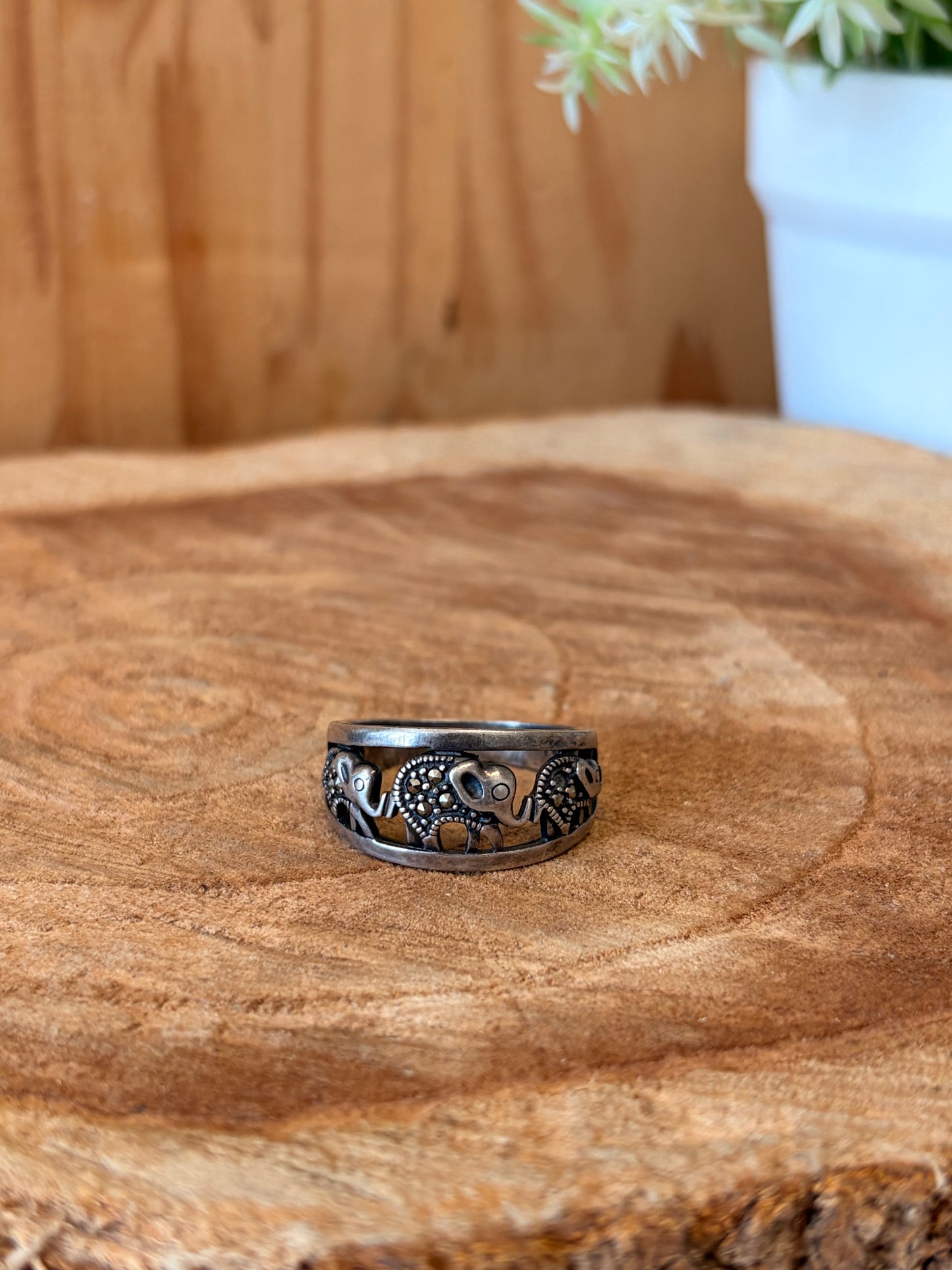 925 Silver Elephant Ring : Size 10