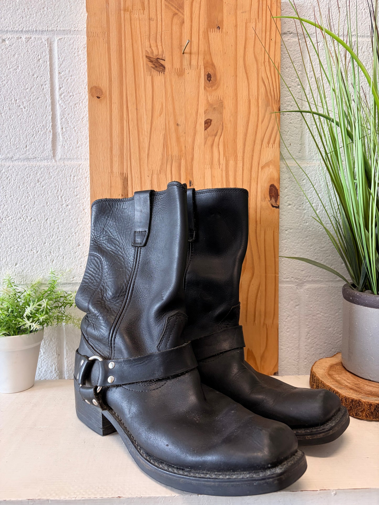 Durango Black Harness Boots : Men’s 11