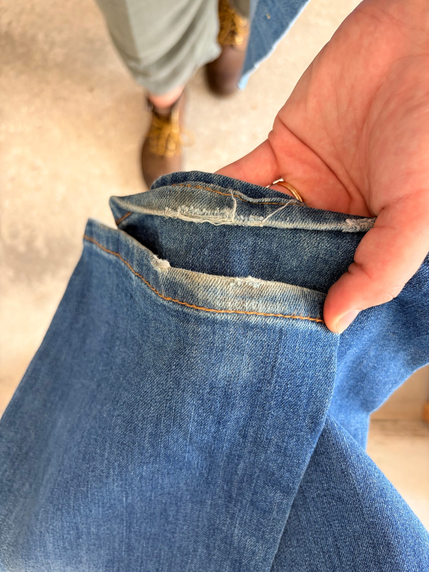 Mid-Rise Miss Me Jeans : 26