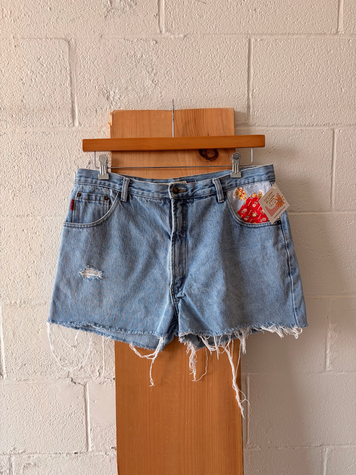Bugle Boy Reworked Cut Off Shorts : 38W