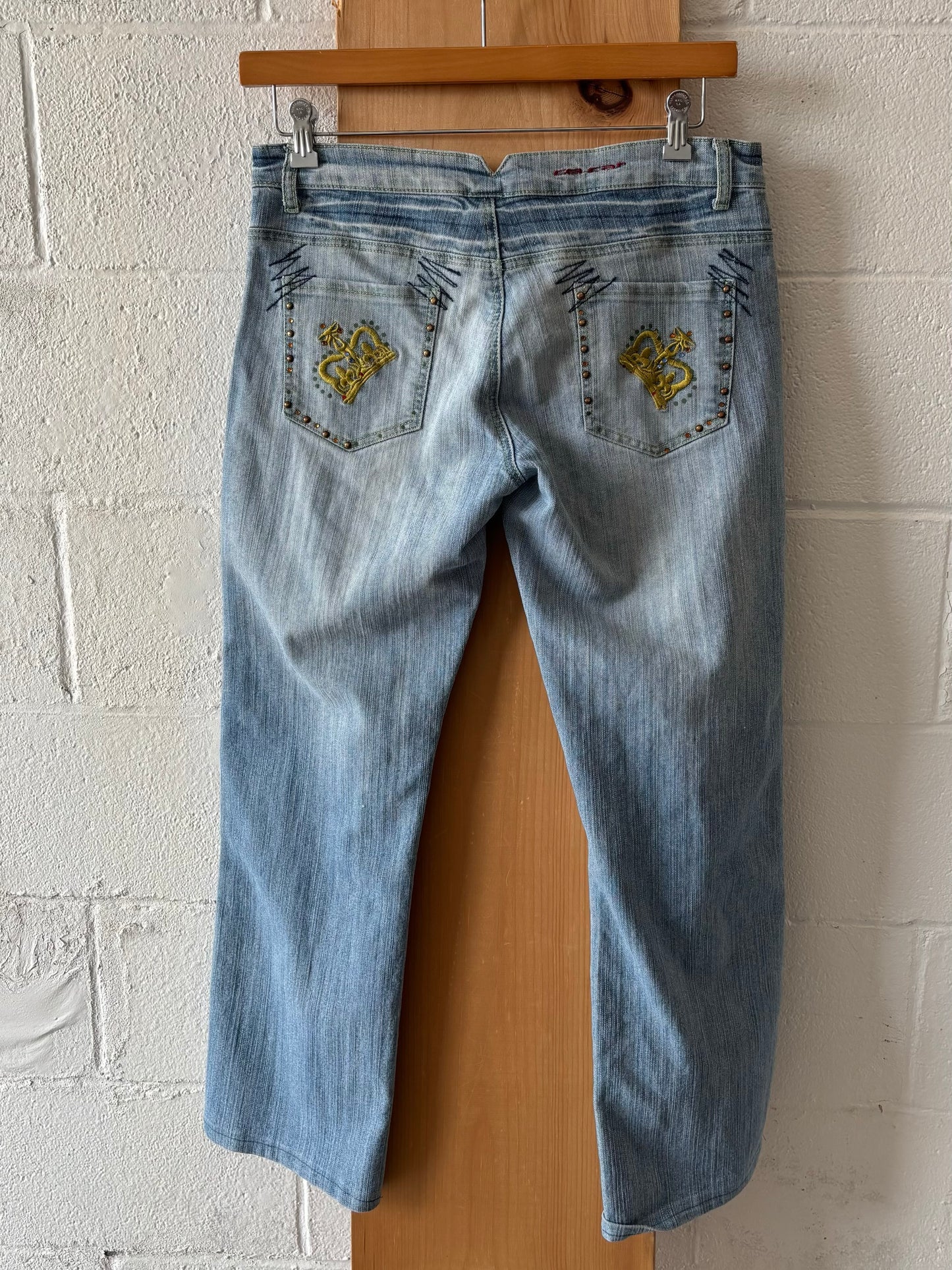 Ribbon Detailed Jeans : 36” W