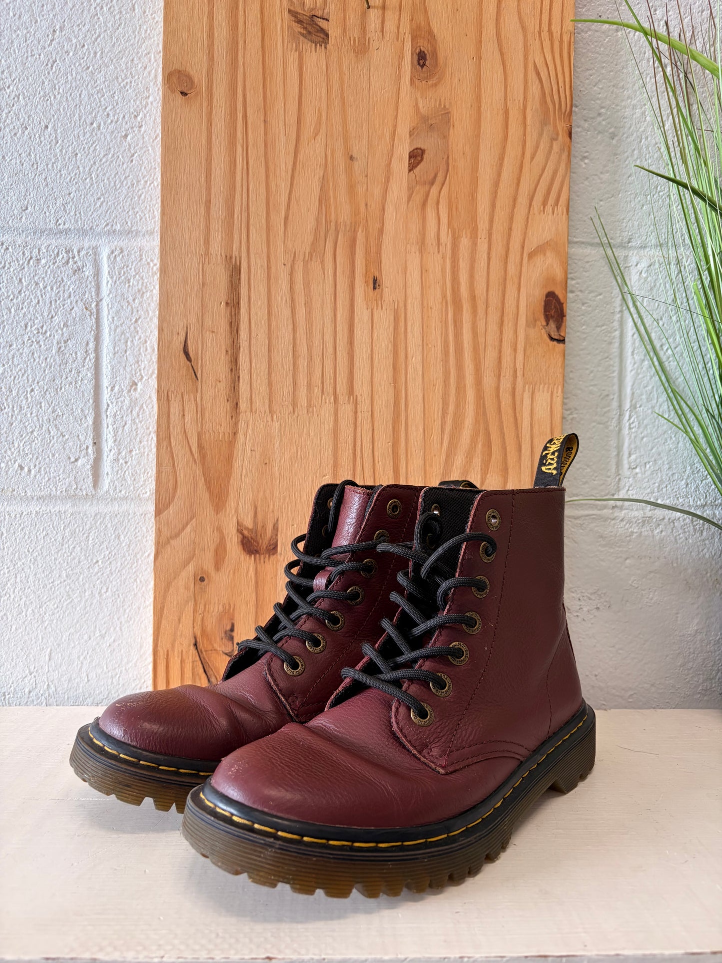 Cherry Red Dr. Martens : Size 7