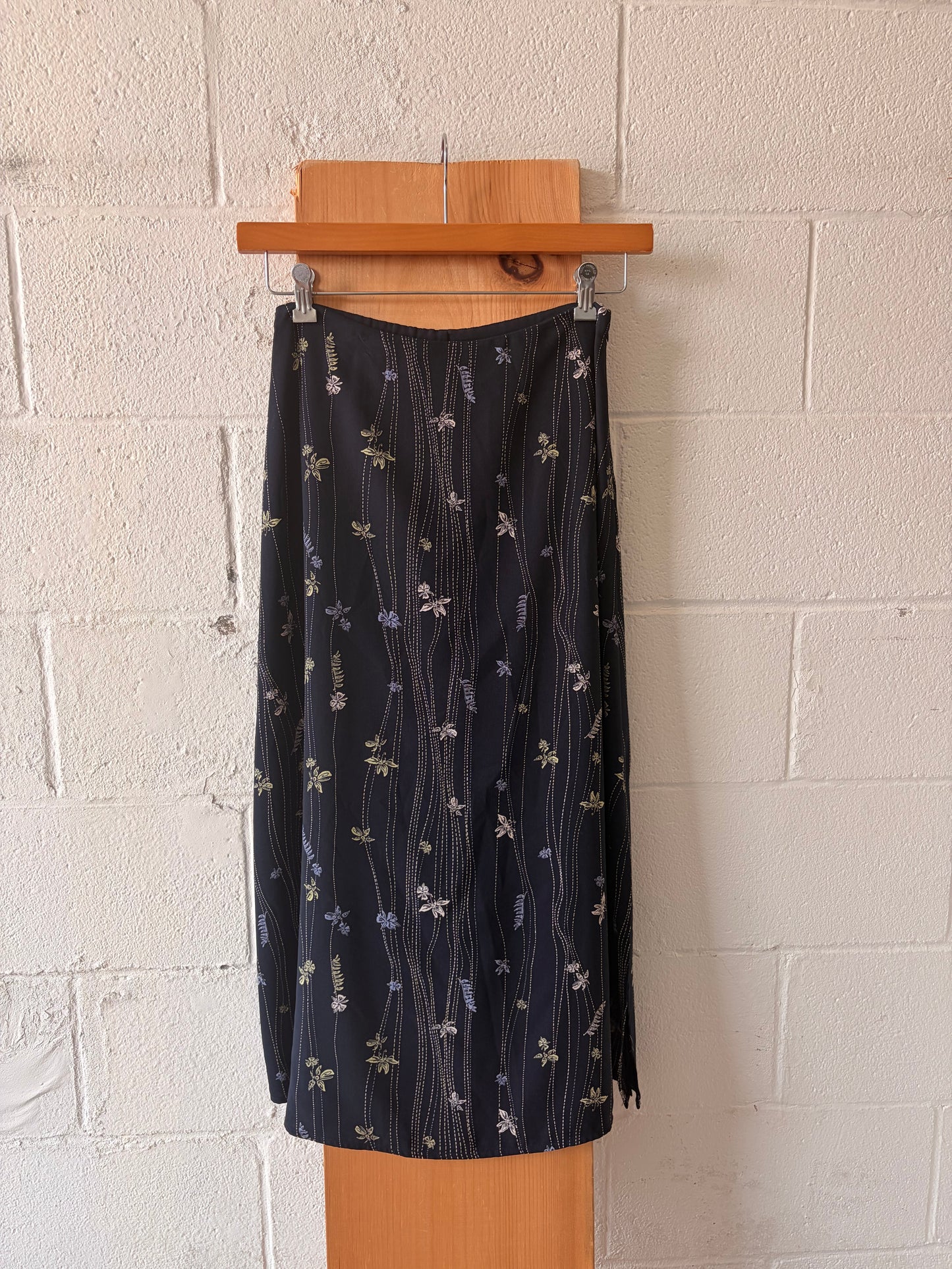 Navy Floral Printed Skirt : 6P