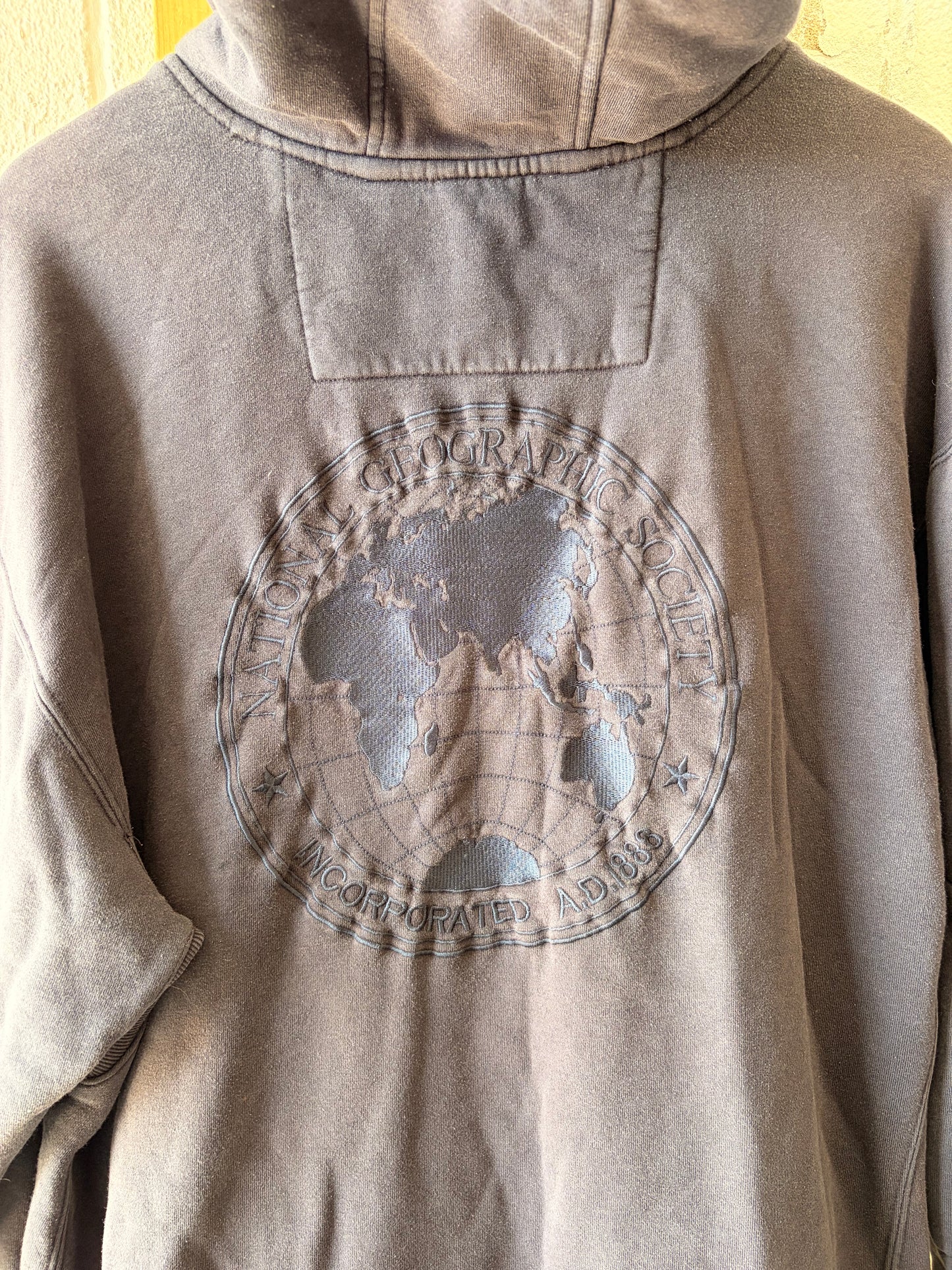 ‘04 National Geographic Hooded Quarter Zip : XL