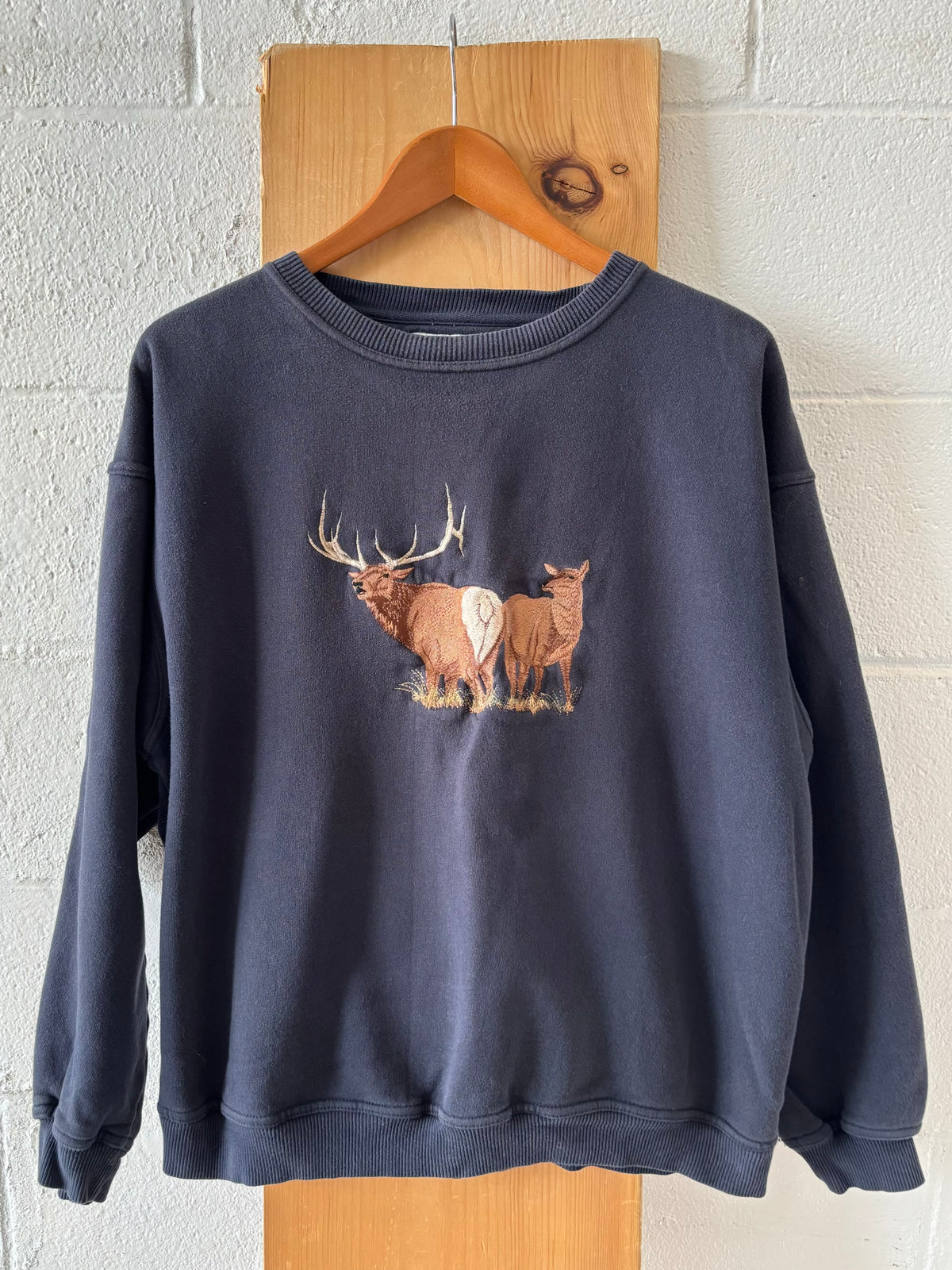 Vtg Deer Embroidered Crew : L