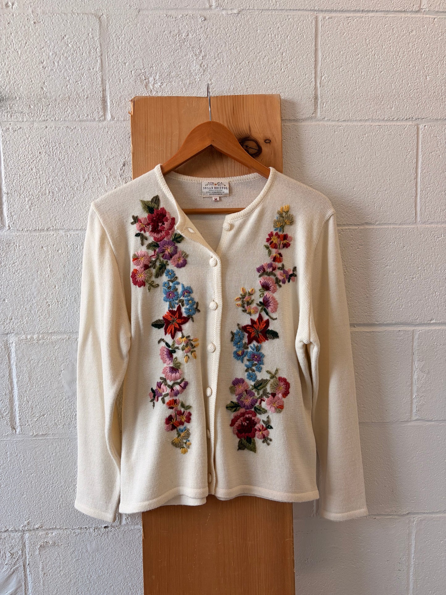 Vtg White Floral Embroidered Cardigan : M