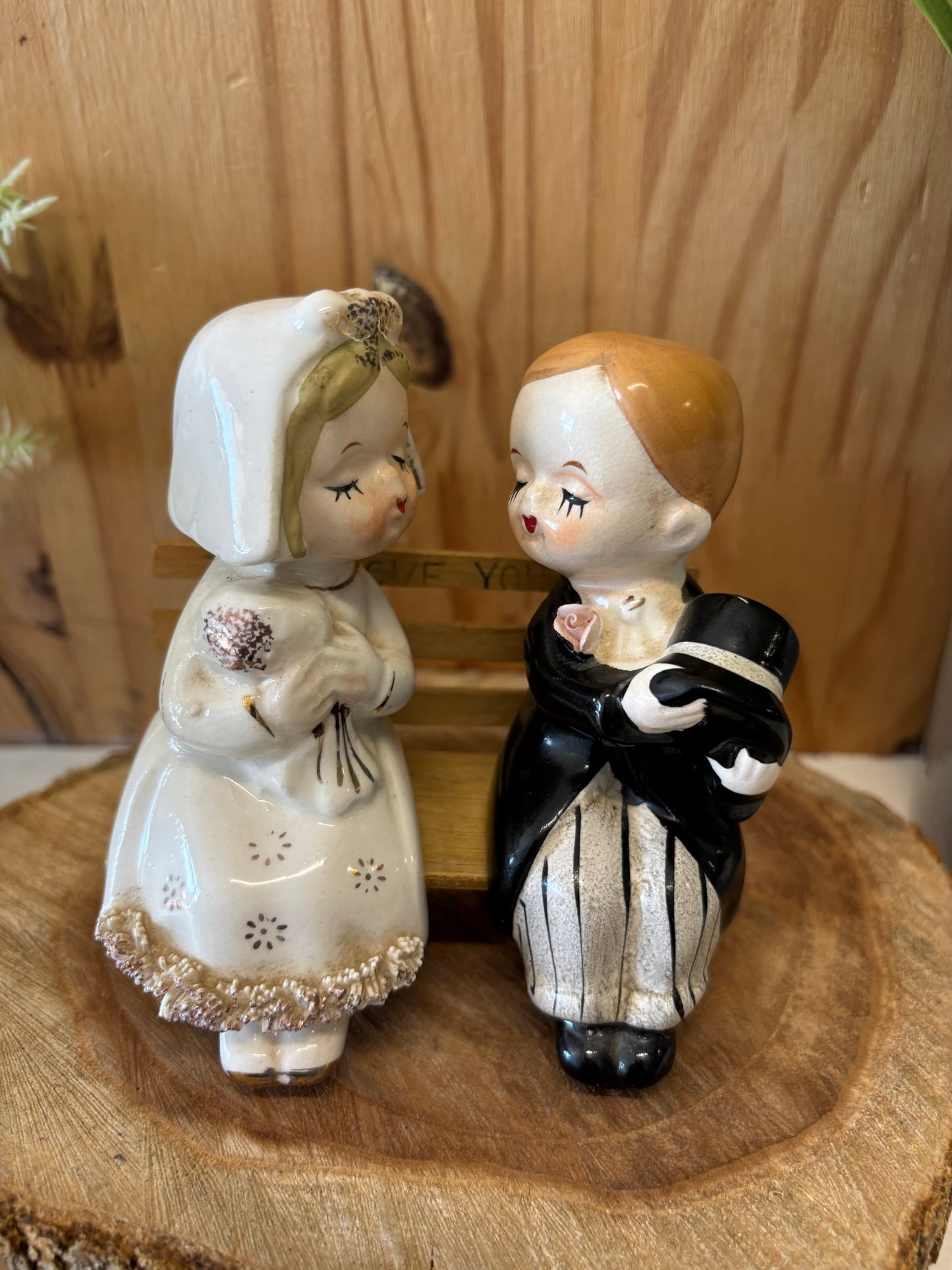 Vtg MCM Ceramic Bride & Groom Salt & Pepper Shakers (Local Pickup Only)