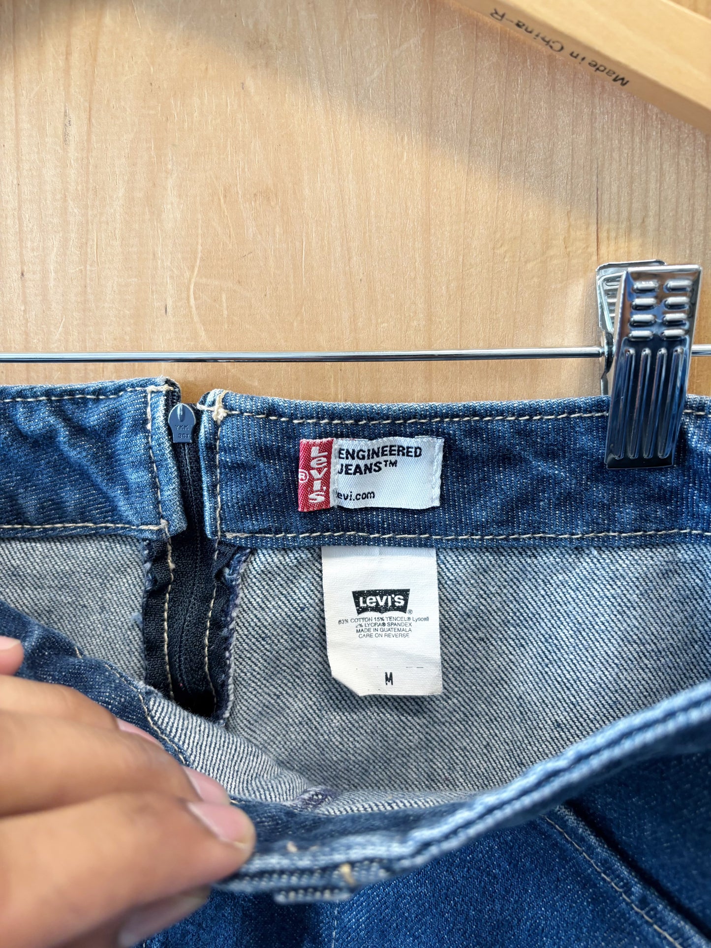 ‘01 Levi’s Denim Skirt : M