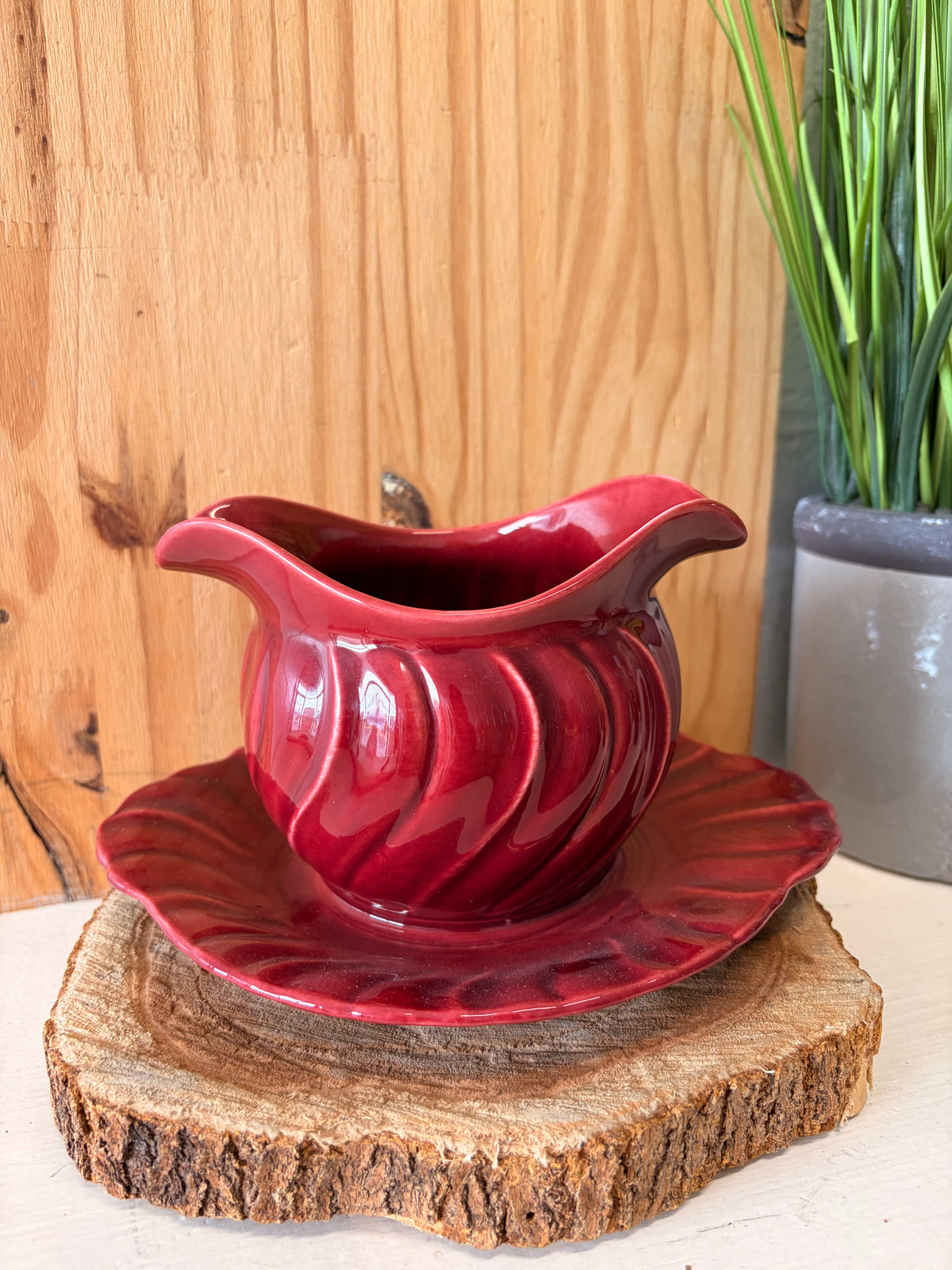 Vtg Red Mounted Gravy Boat (Local Pick Up Only)