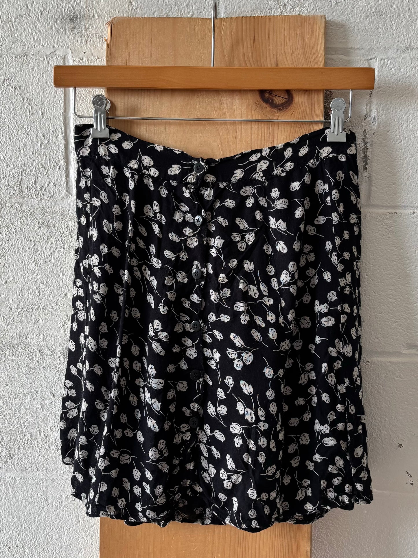 B&W Floral Button Front Skirt : 2X