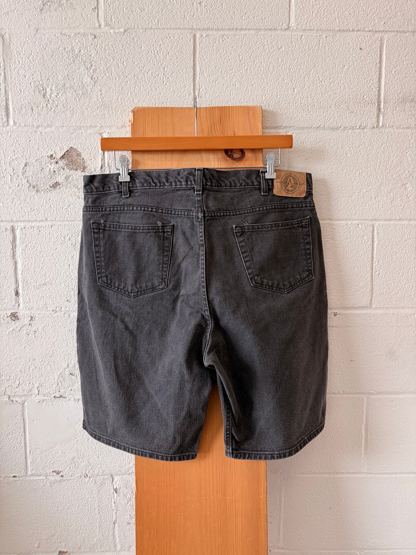 Vtg Arizona Black Denim Shorts : 40