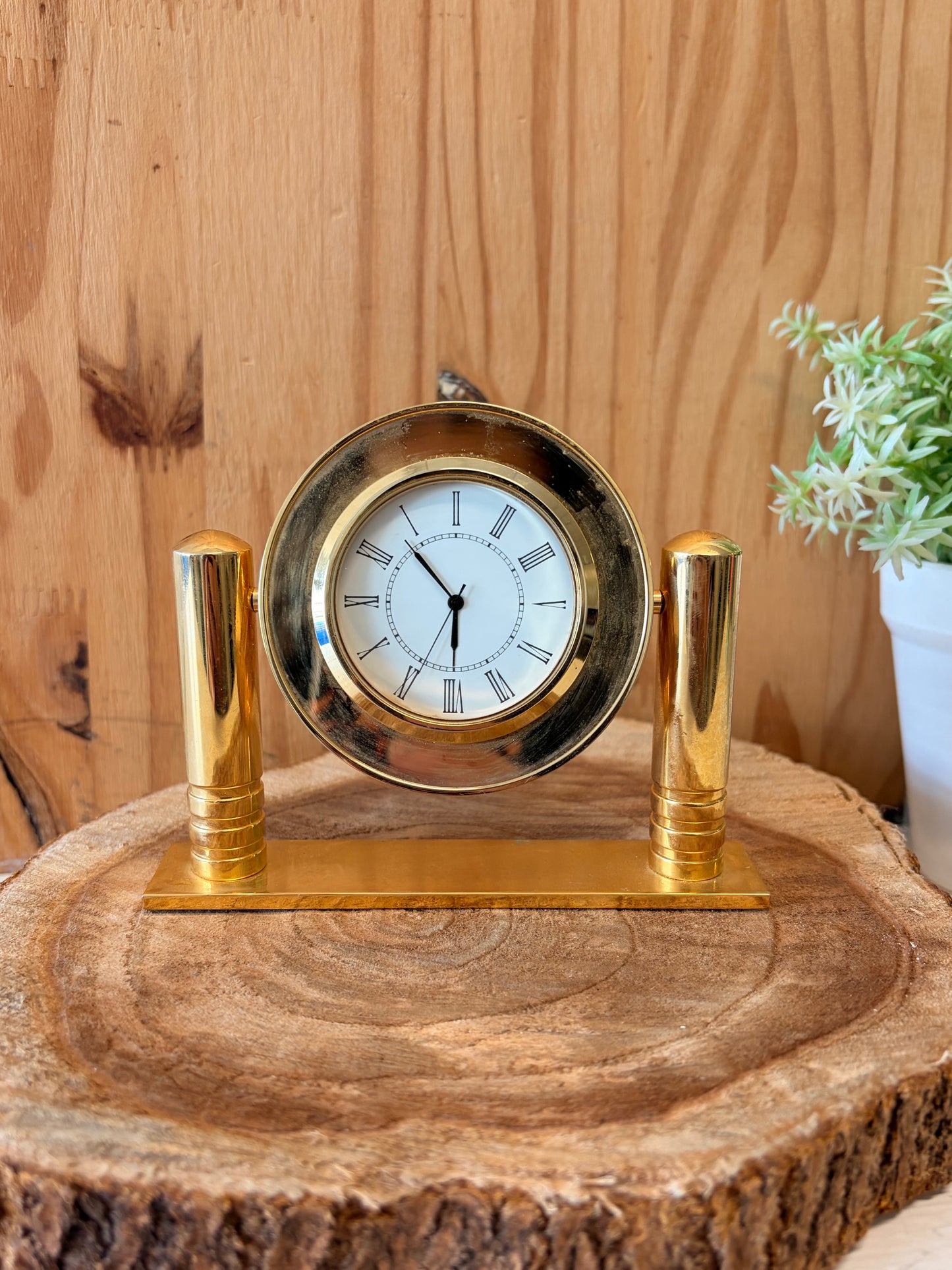 Decorative Gold Tone Tabletop Clock (Local Pick Up Only - As Is)