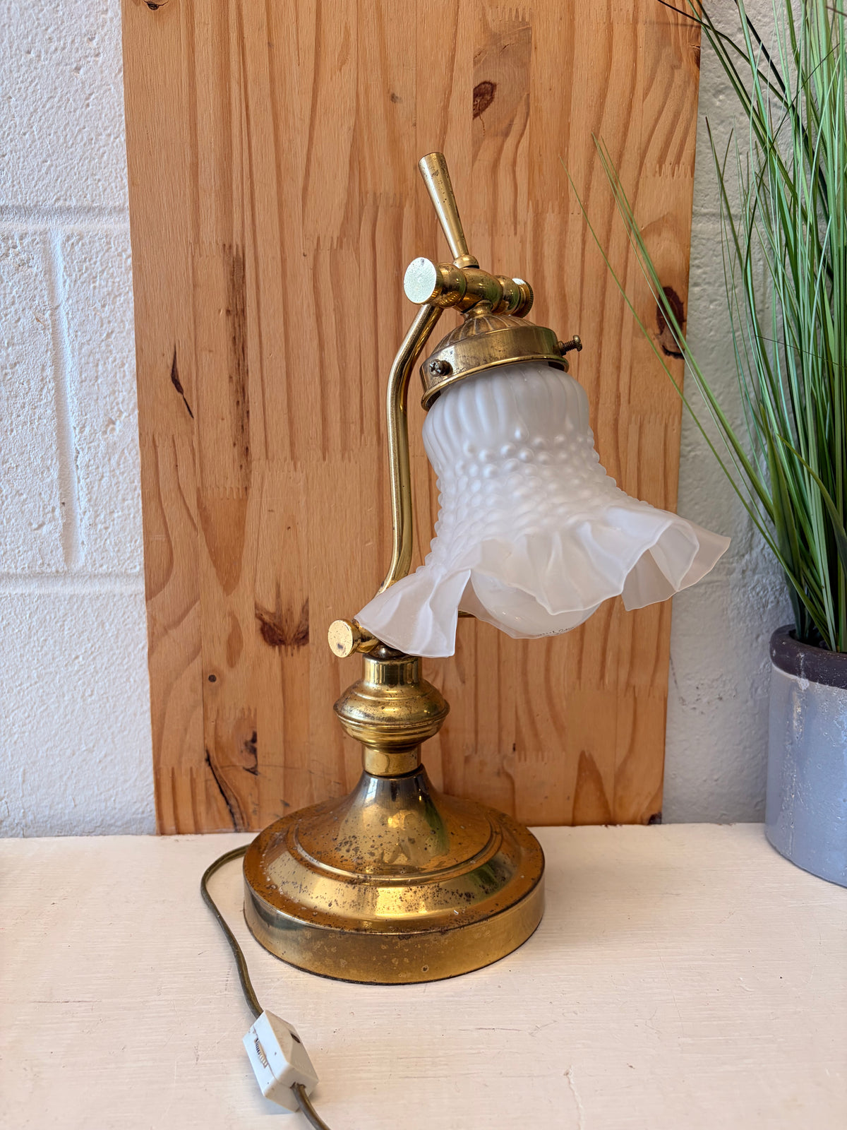 Vtg Adjustable Tulip Shaded Desk Lamp (Local Pick Up Only - Tested)