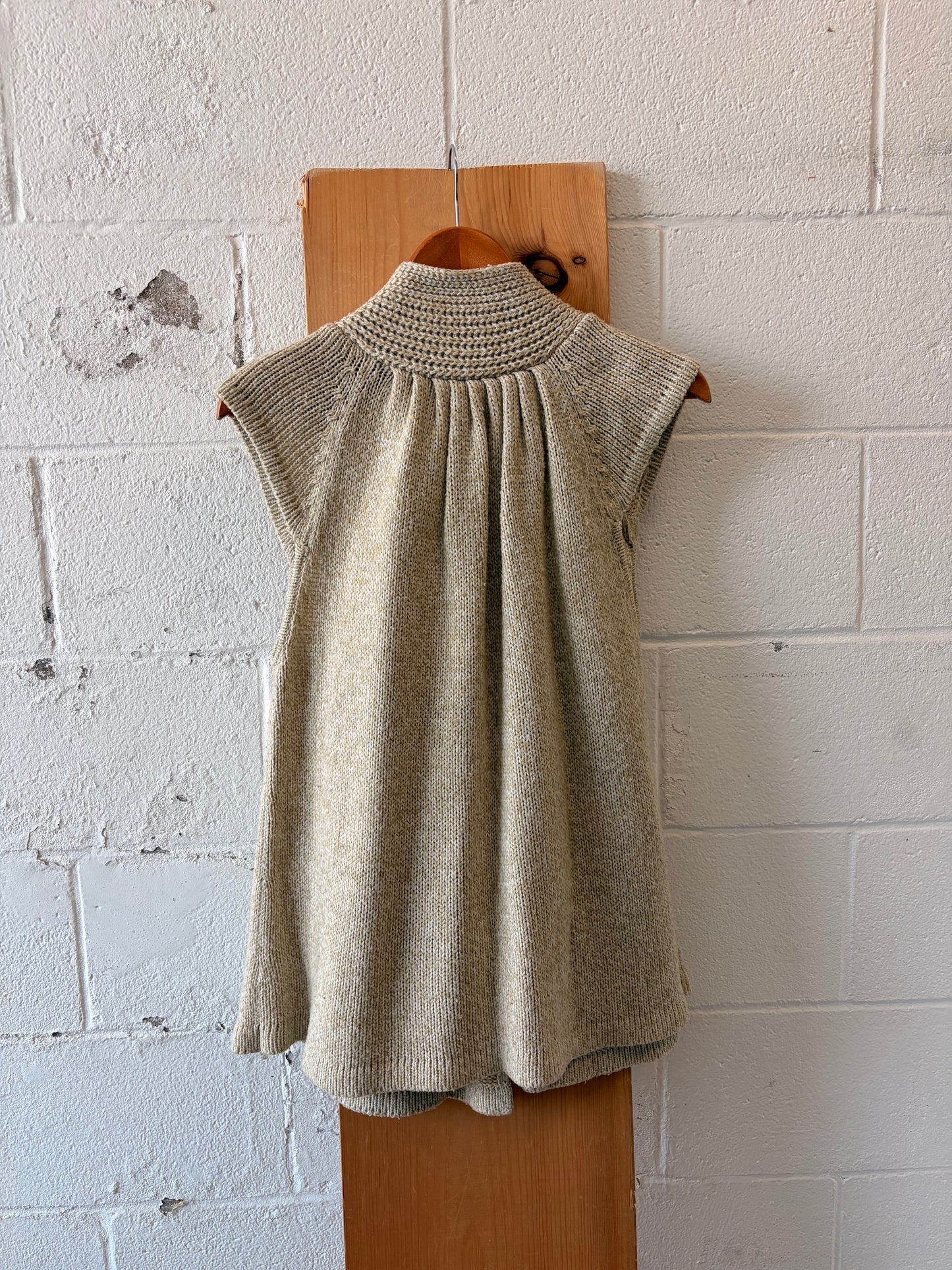 Sleeveless Mock Neck Cardigan : L/XL