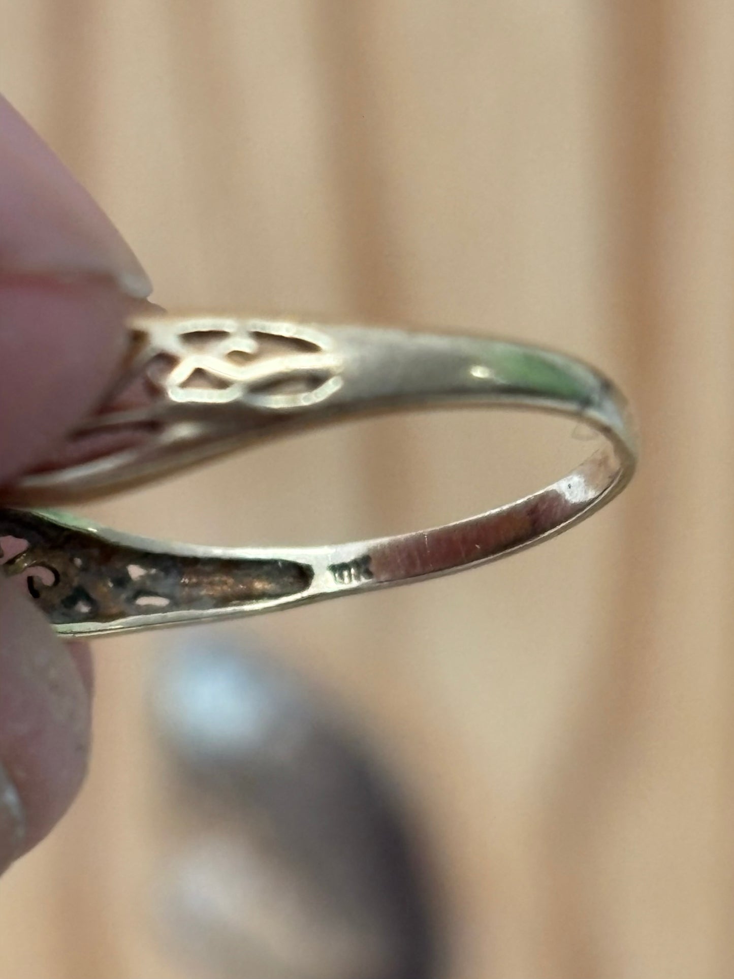 10K Yellow Gold Heart Ring : Size 7