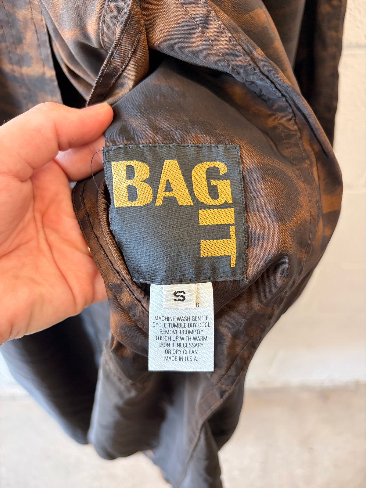 Bag It Bronze Leopard Raincoat : S